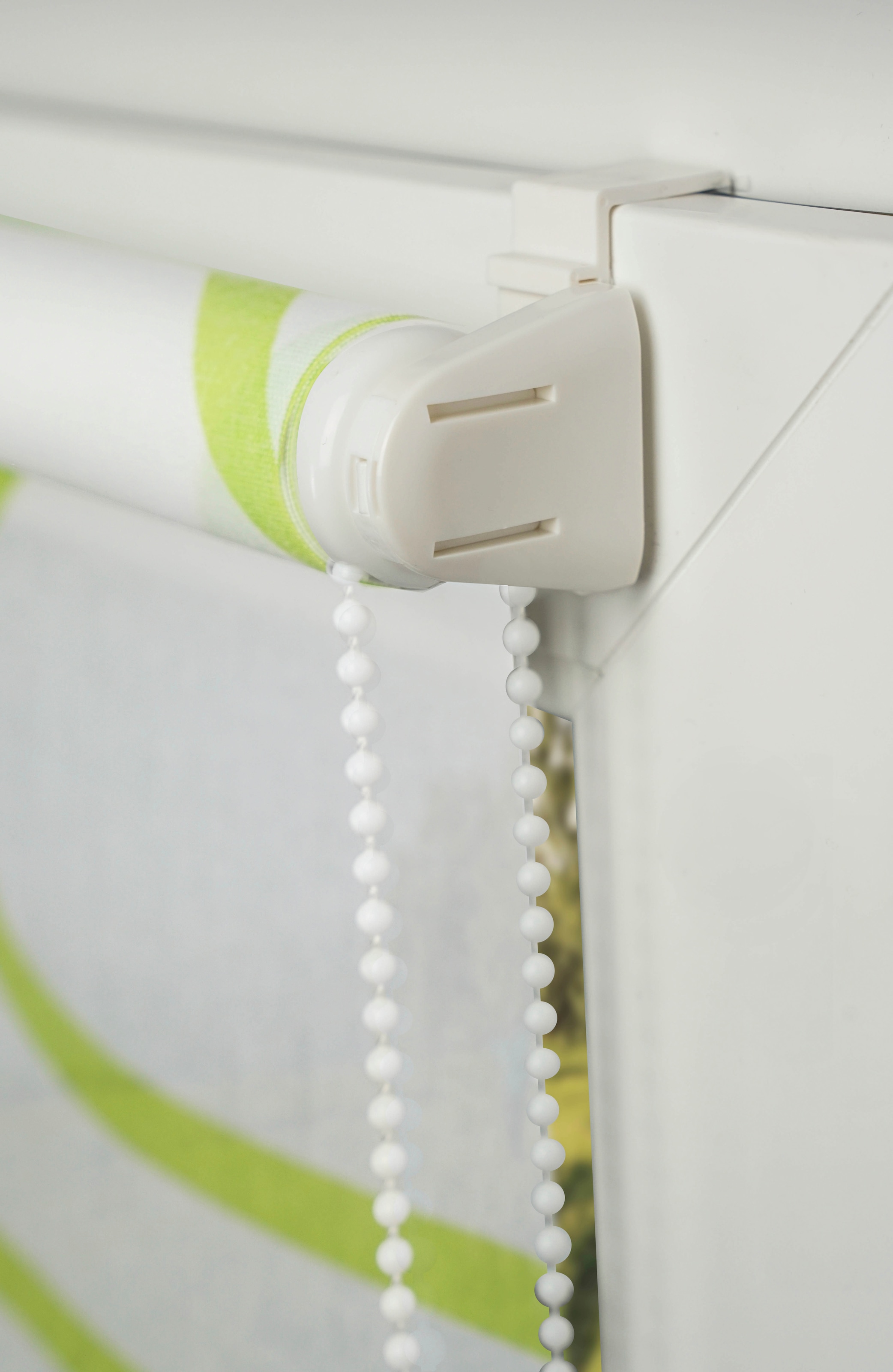 mydeco Seitenzugrollo »Win move«, Lichtschutz, Sichtschutz, ohne Bohren, freihängend, mit stylischem Muster