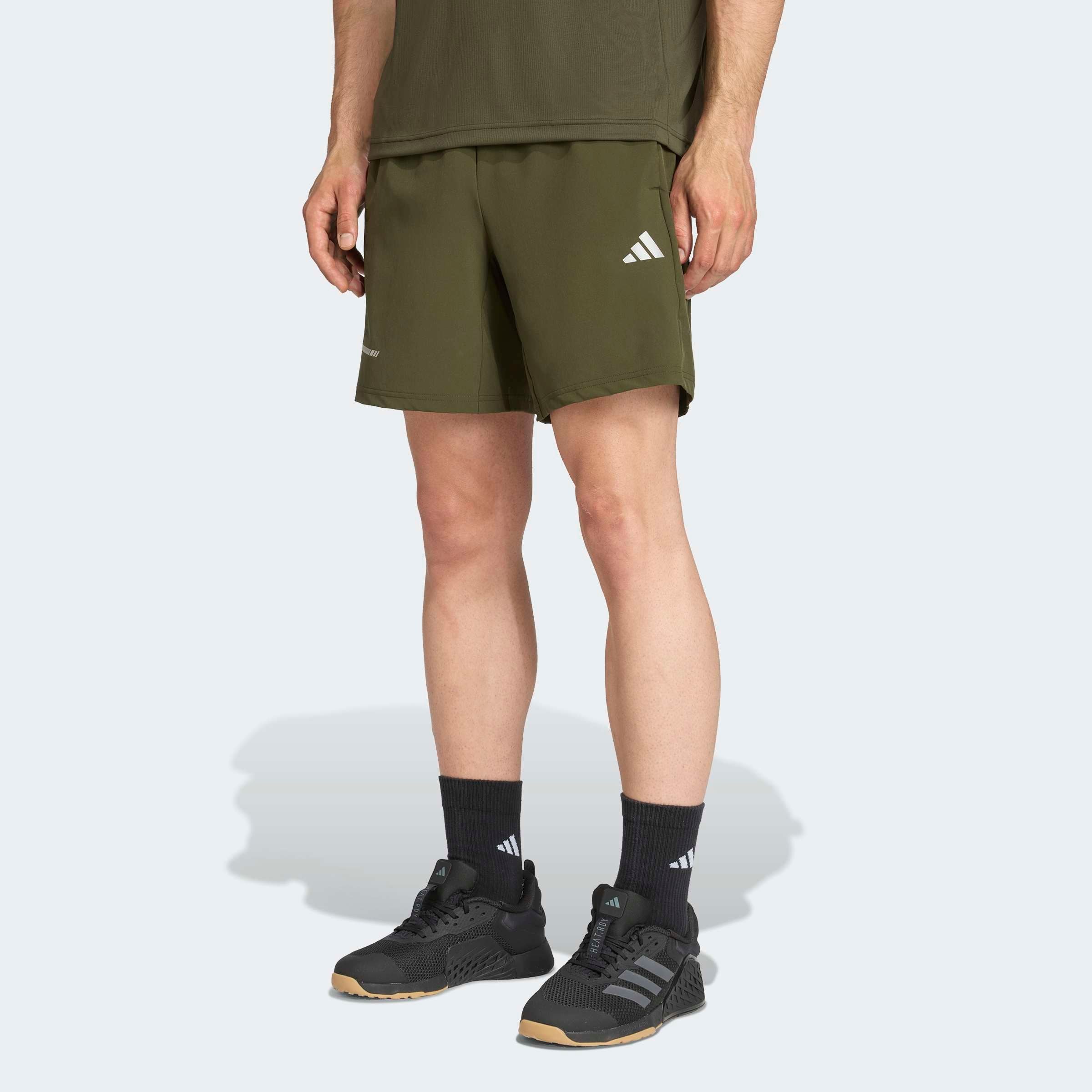 adidas Performance Shorts "TRAINING ESSENTIALS HOLIDAY PACK" für Fitness und Training, mit Metallic-Optik, schnelltrocknend