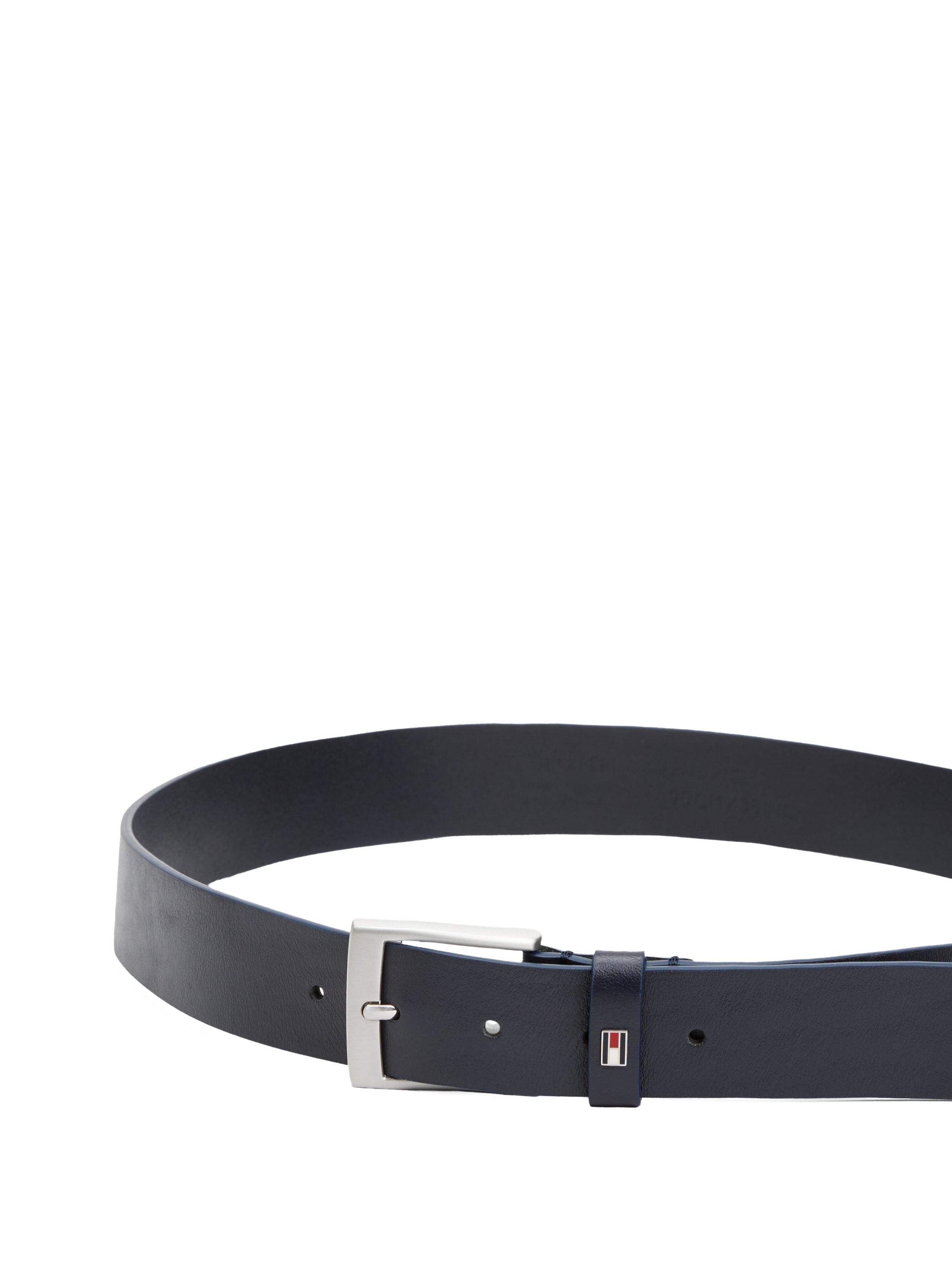 Tommy Hilfiger Ledergürtel »ADAN 3.5 EXT«, Metalllogopatch, Einfachdornschnalle