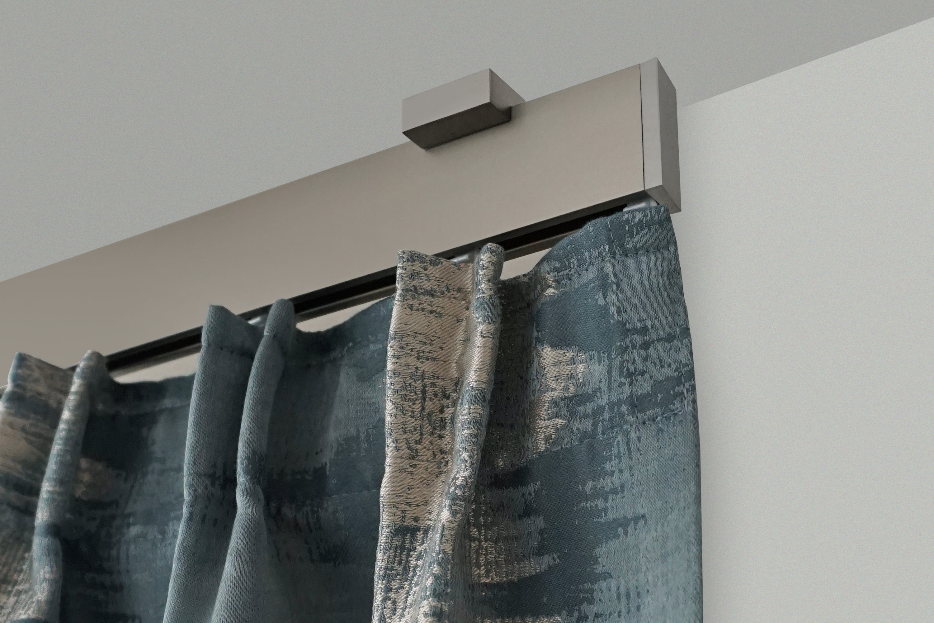 GARESA Gardinenstange "FLAT" 1 läufig-läufig Wunschmasslänge Rechteckprofil, perfekter Lauf, modern, verlängerbar, mit Endkappe