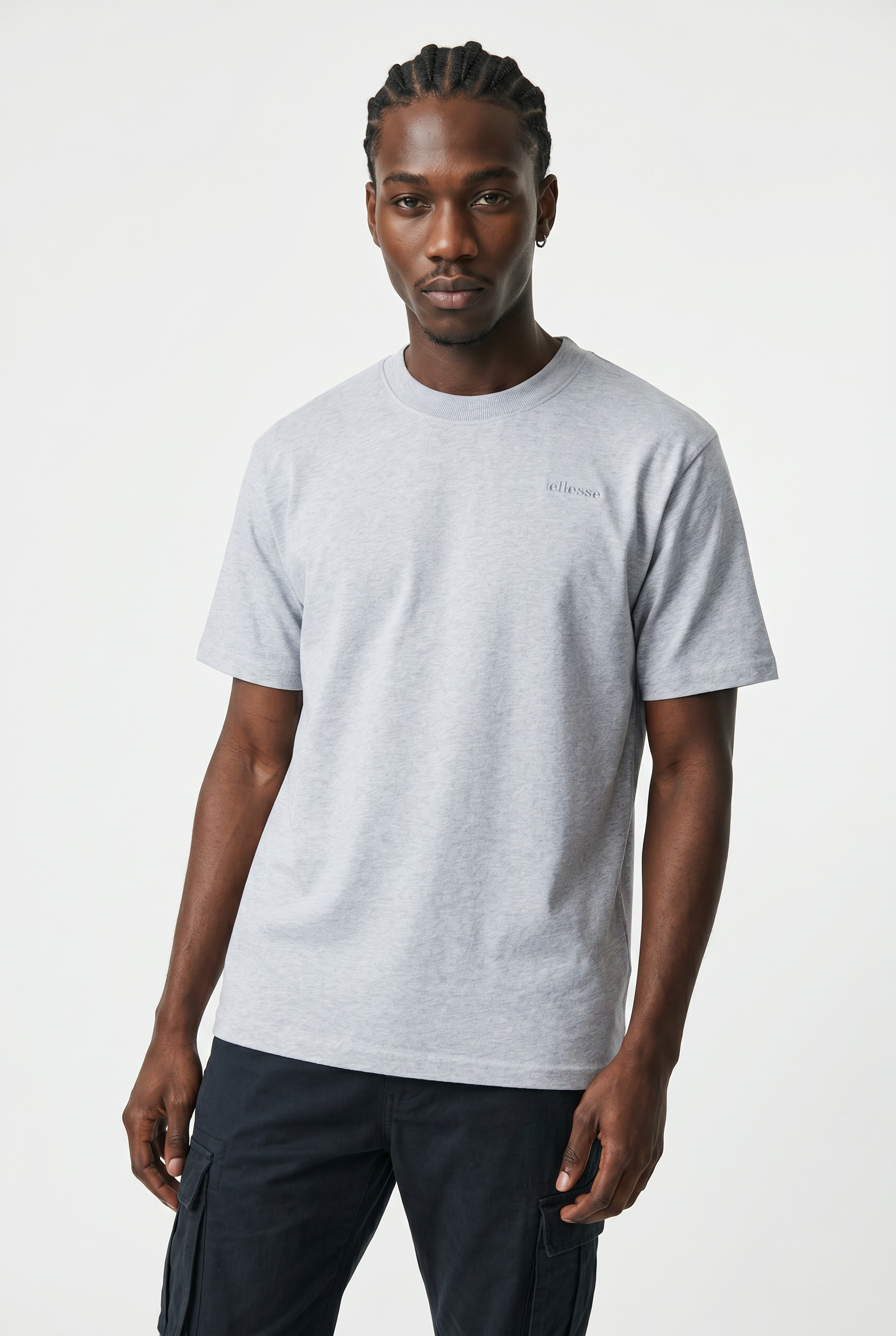 Ellesse T-Shirt "SUISIO T SHIRT" mit Rundhalsausschnitt, Kurzarm-Design, aus Baumwolle