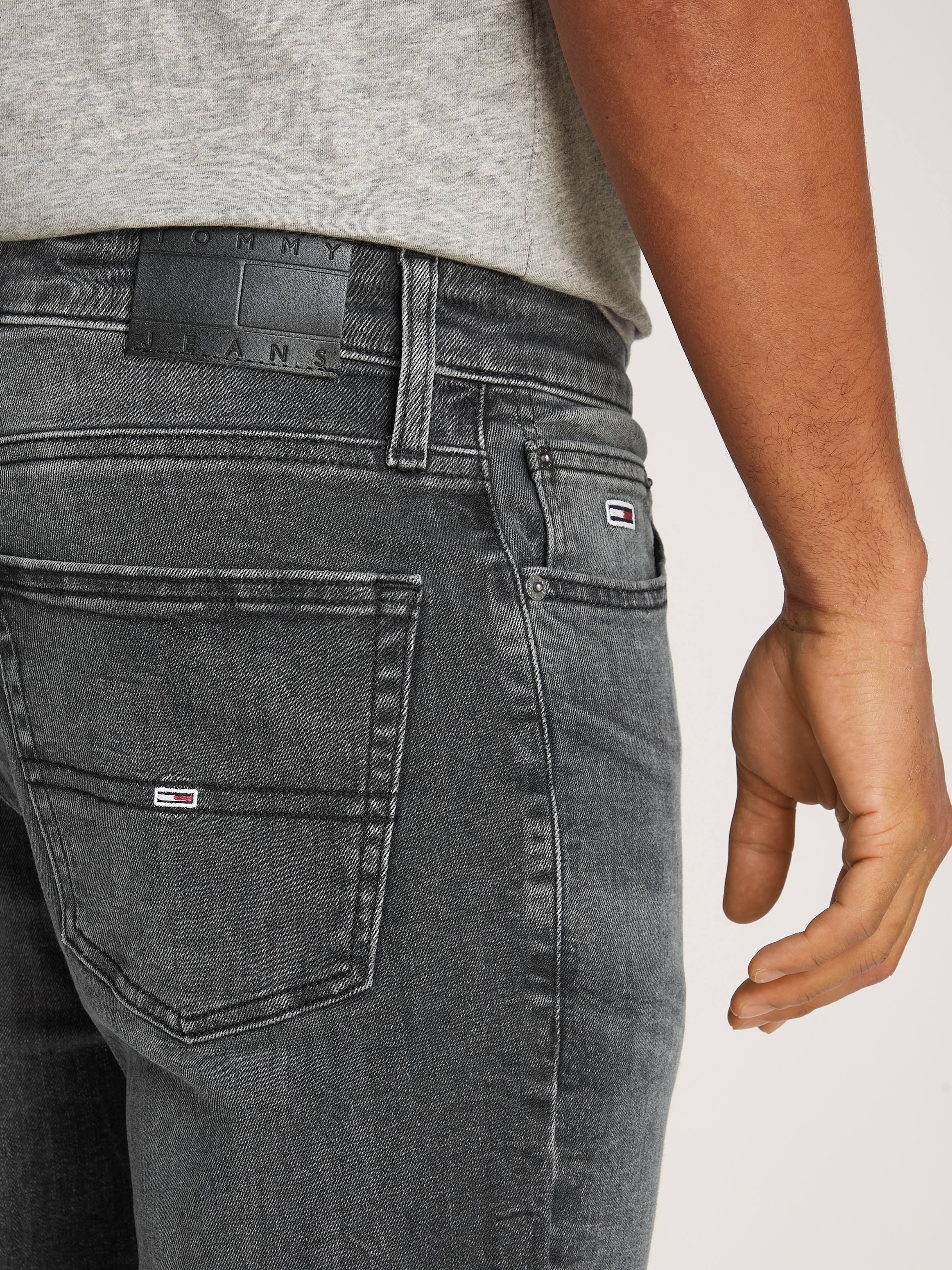 Tommy Jeans Slim-fit-Jeans »Ryan Regular Slim Straight«, Slim‑Straight‑Jeans aus hochwertigem Denim regulärer Leibhöhe