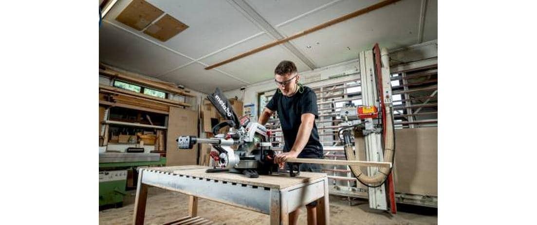 metabo Akku-Kapp-Gehrungssäge »KGS 18 LTX BL, Kit«