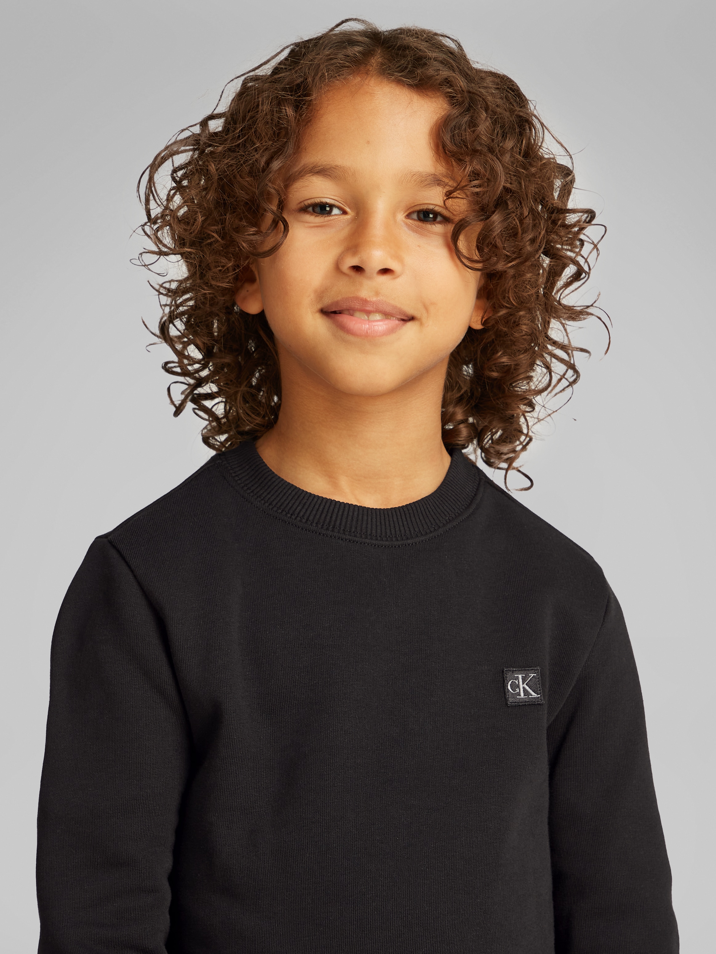 Calvin Klein Jeans Sweatshirt »MONOGRAM MINI BADGE CREWNECK«, für Kinder bis 16 Jahre