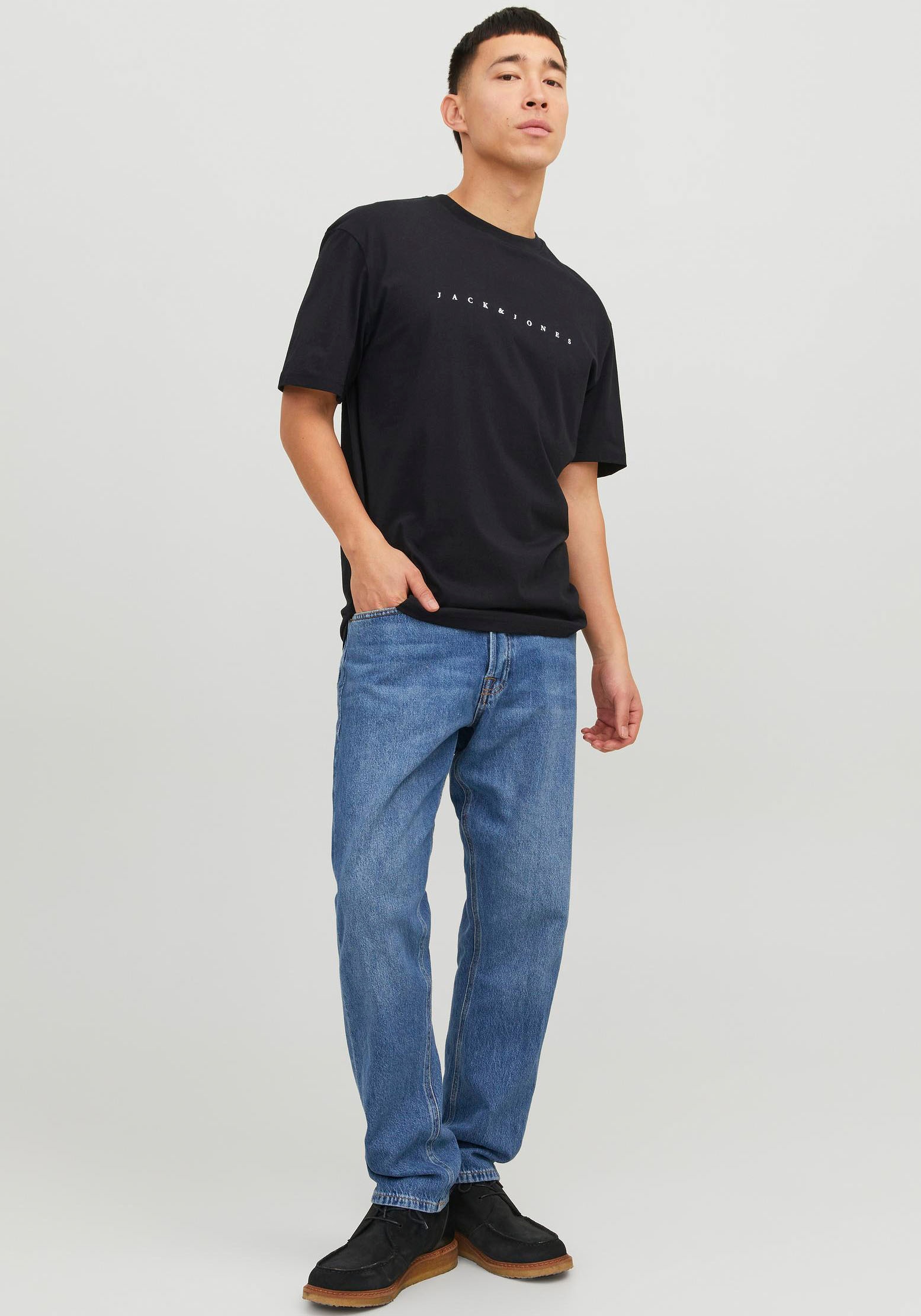 Jack & Jones Rundhalsshirt »JJESTAR mit Pigmentprint und Baumwollgefühl«, mit Pigmentprint