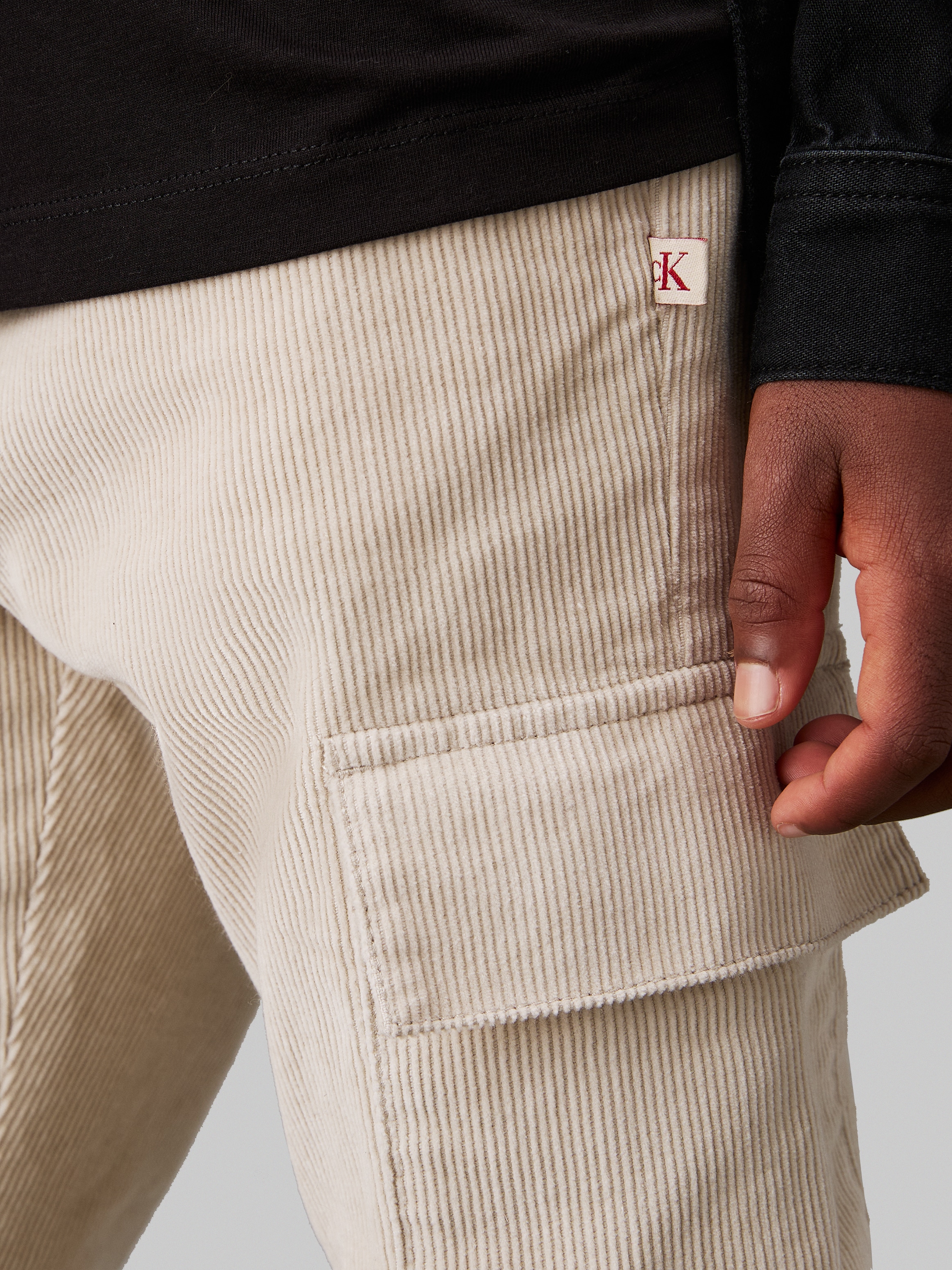 Calvin Klein Jeans Cargohose »Corduroy Straight Cargo Pants«, für Kinder bis 16 Jahre und mit Logoprägung