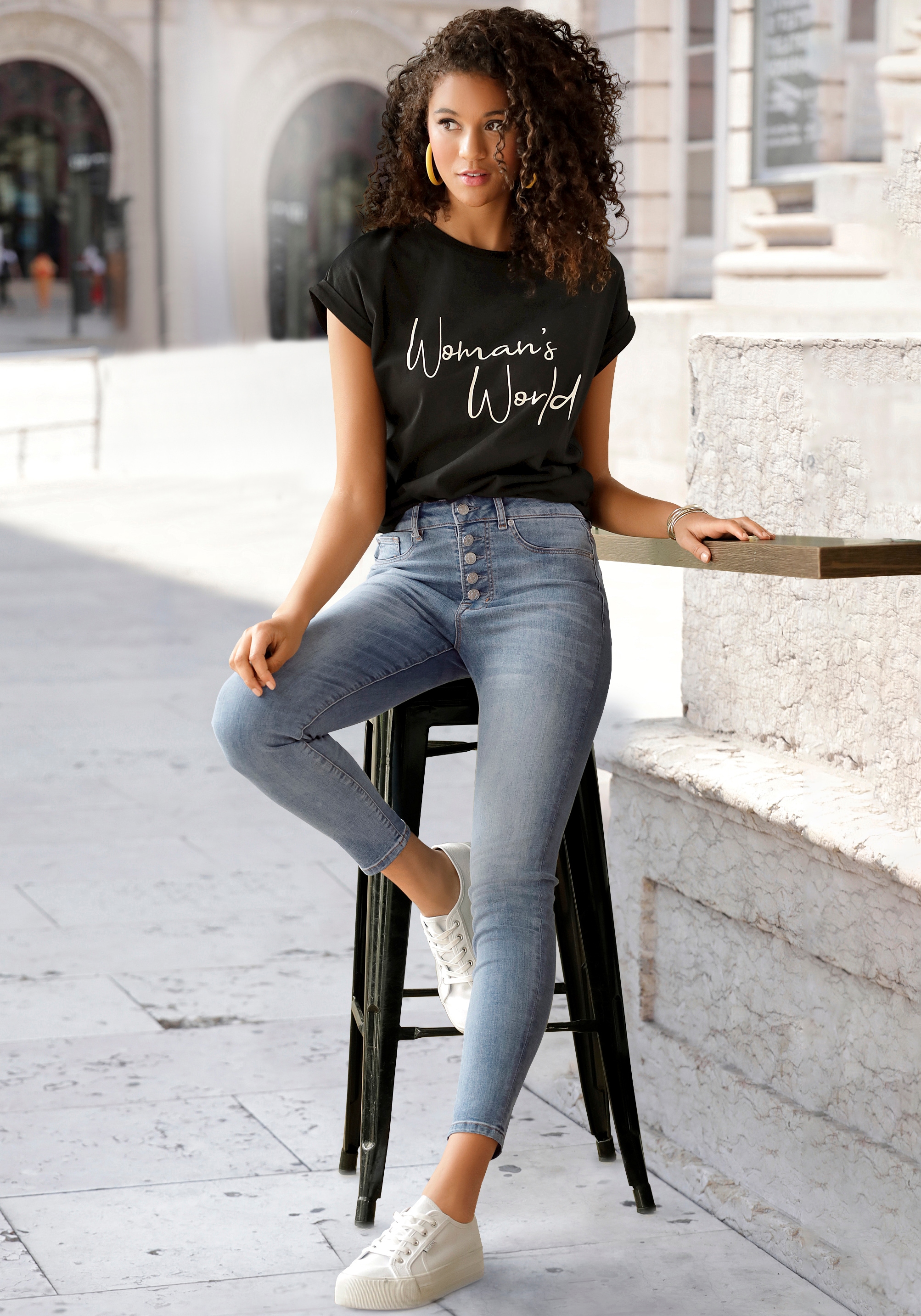 LASCANA T-Shirt, mit Frontprint, Kurzarmshirt aus Baumwolle, Basic