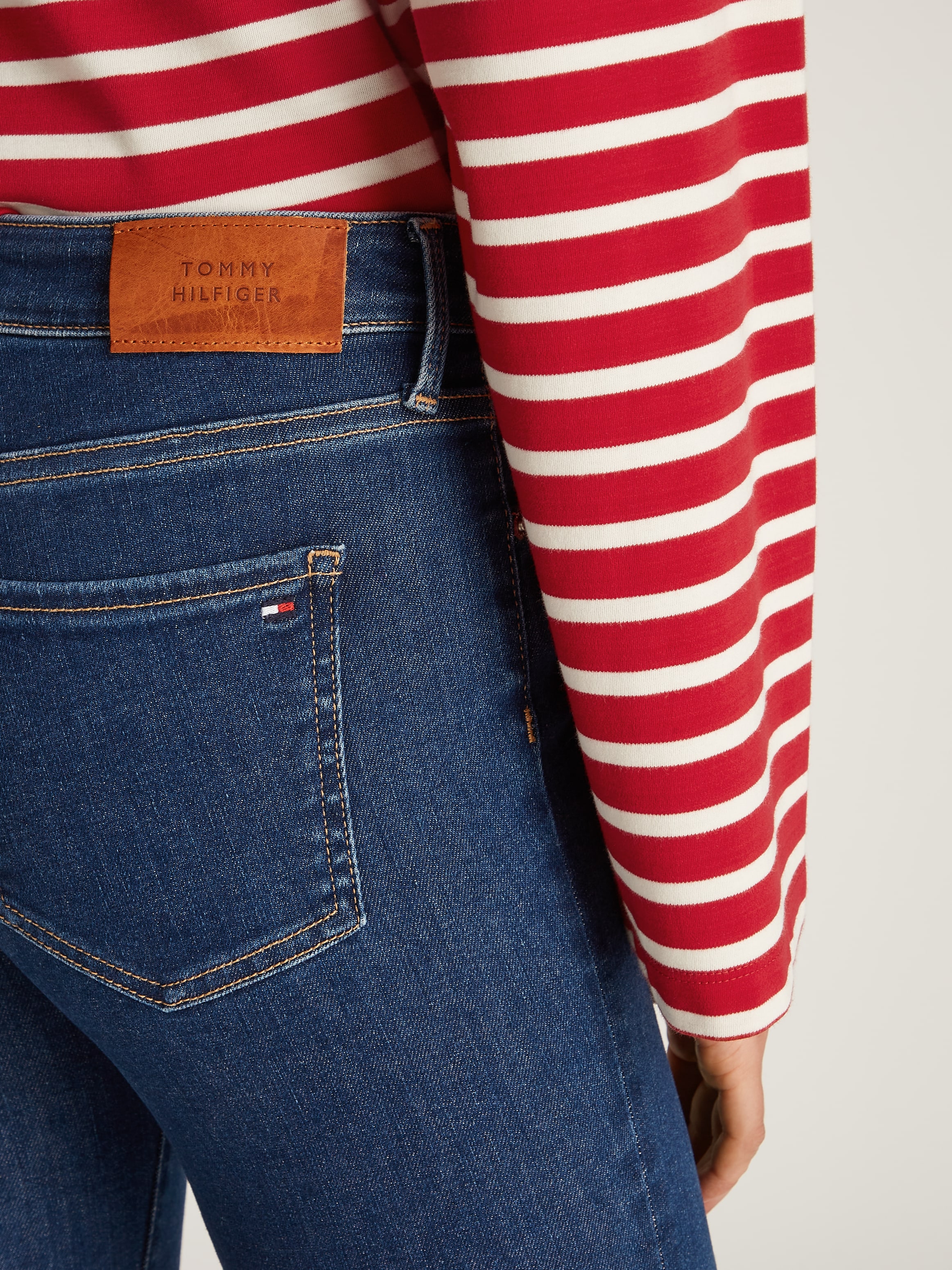 Tommy Hilfiger Skinny-fit-Jeans »COMO Skinny RW ACE mit Logo-Badge und knöchellangem Schnitt«, casual, skinny fit, Denim, normaler Bundabschluss