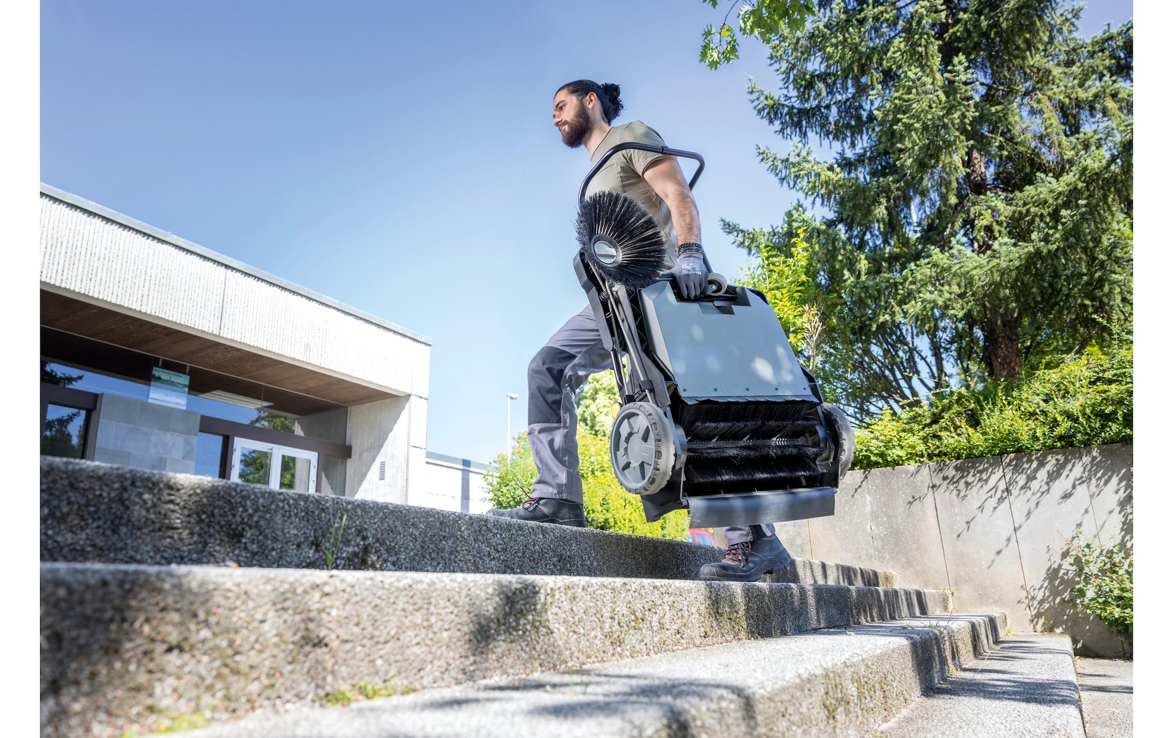 Kärcher Professional Handkehrmaschine »KM 70/15 C«