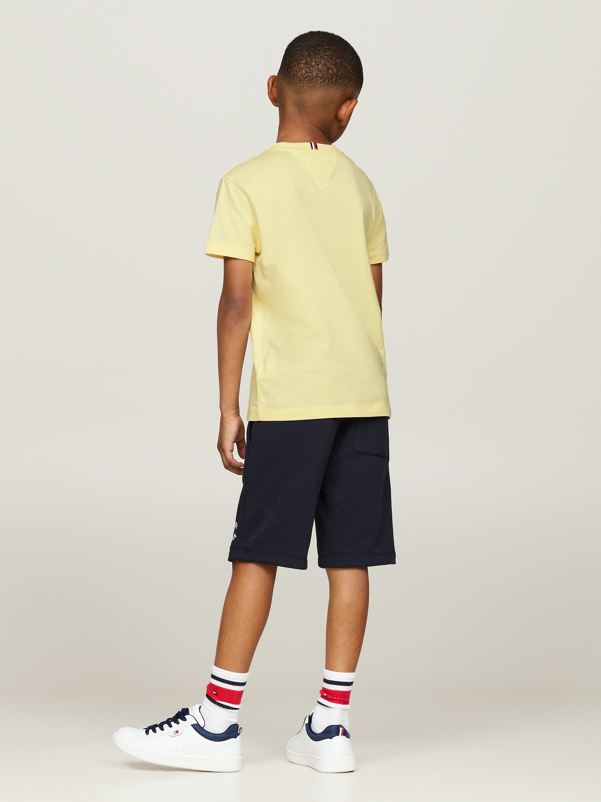 Tommy Hilfiger Kurzarmshirt »ESSENTIAL COTTON TEE S/S«, Kinder bis 16 Jahre mit Logostickerei