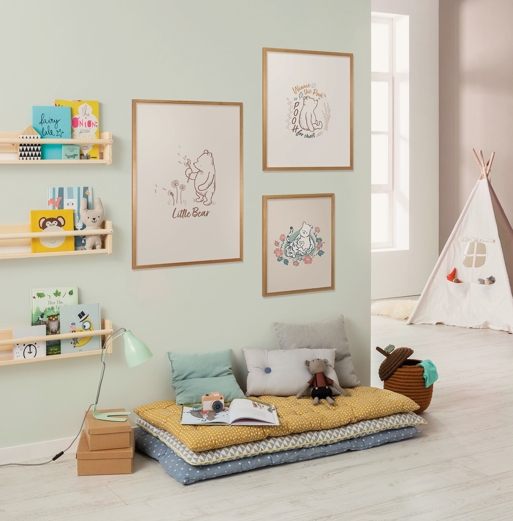Komar Wandbild »Disney Winnie the Pooh Flowers and Friends«, Disney, (Set, 1 St.), 50 x 70 cm (Breite x Höhe) - Kinderzimmer, Dekoration