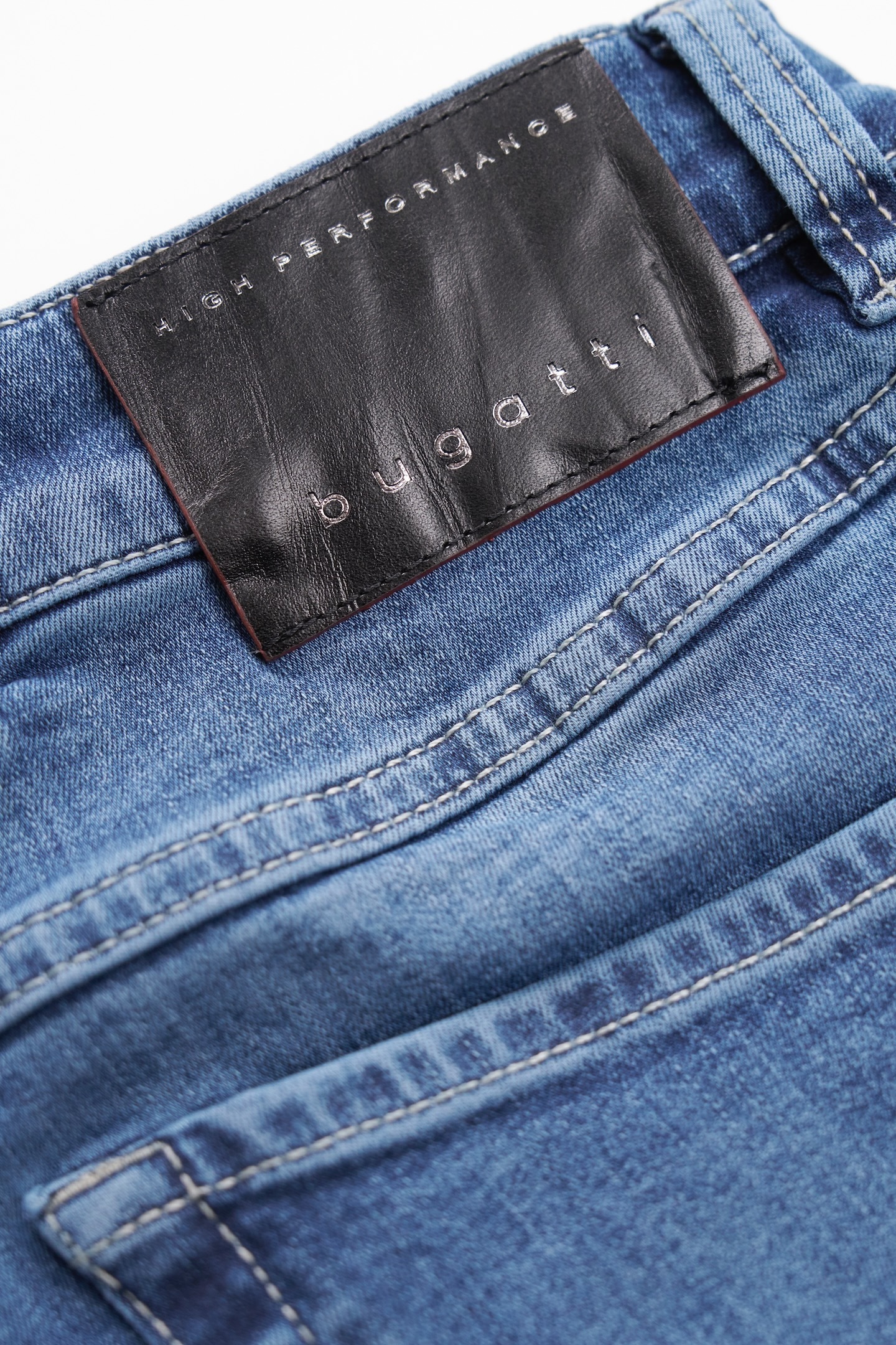 bugatti 5-Pocket-Jeans »Basic Essentials«, besonders bequem