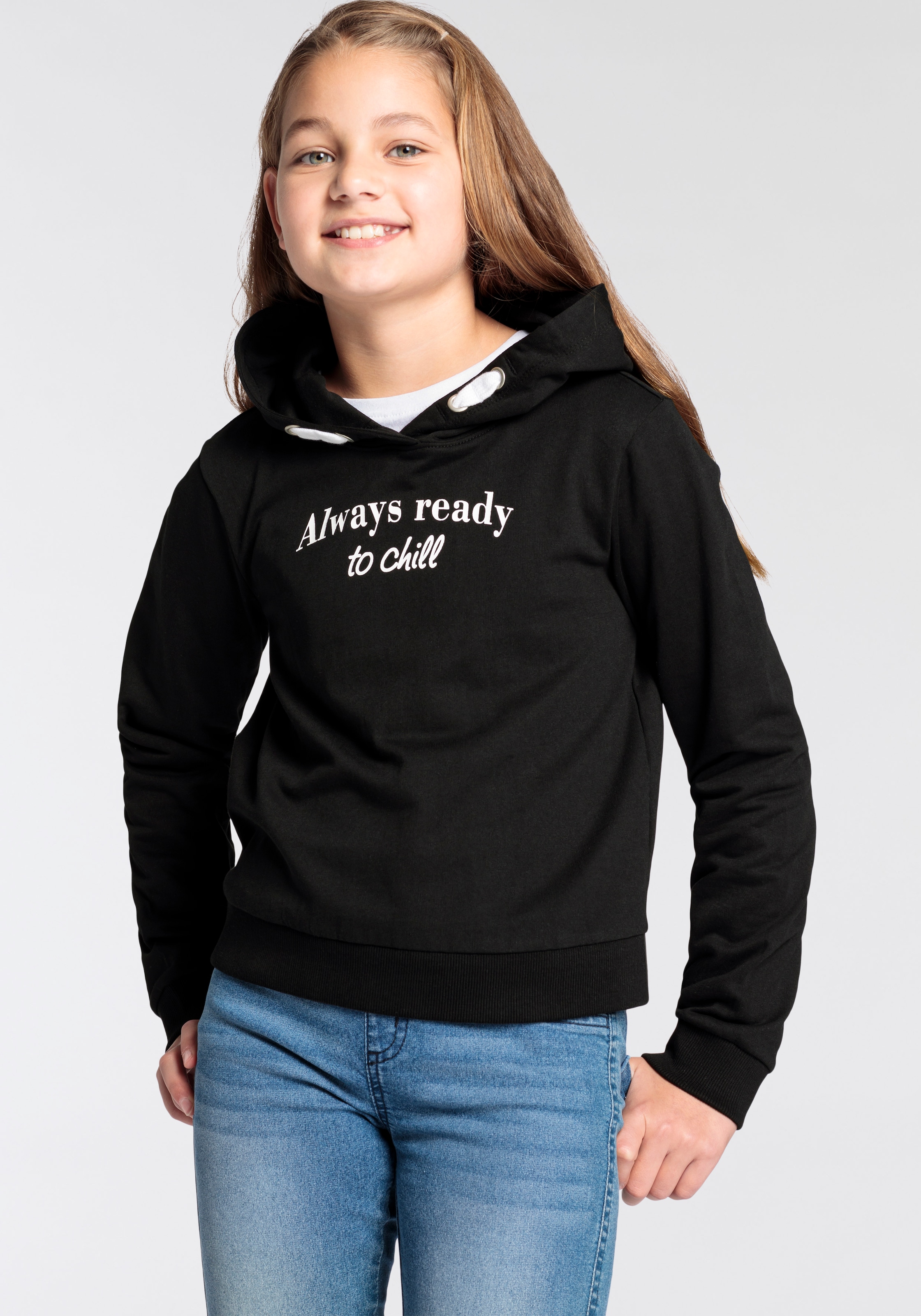 KIDSWORLD Kapuzensweatshirt »ALLWAYS READDY TO CHILL«, Sprüche Sweat in kurzer Form