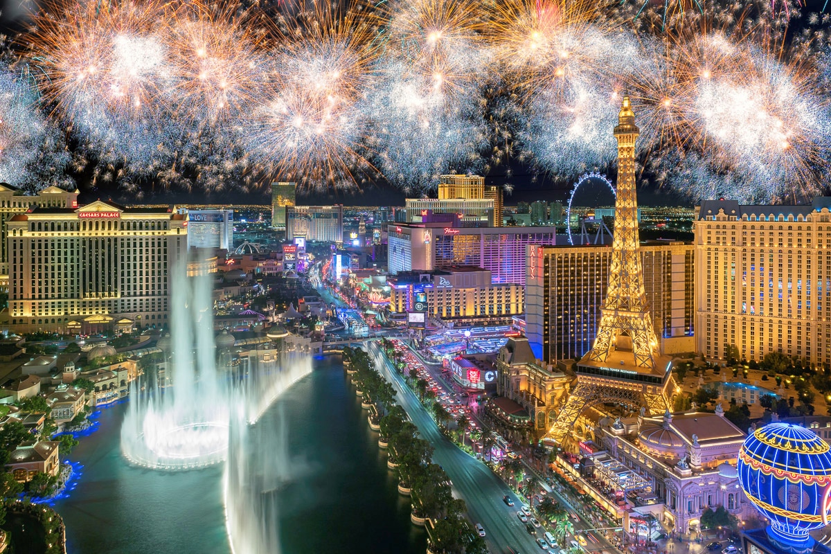 Papermoon Fototapete »Las vegas mit Feuerwerk«