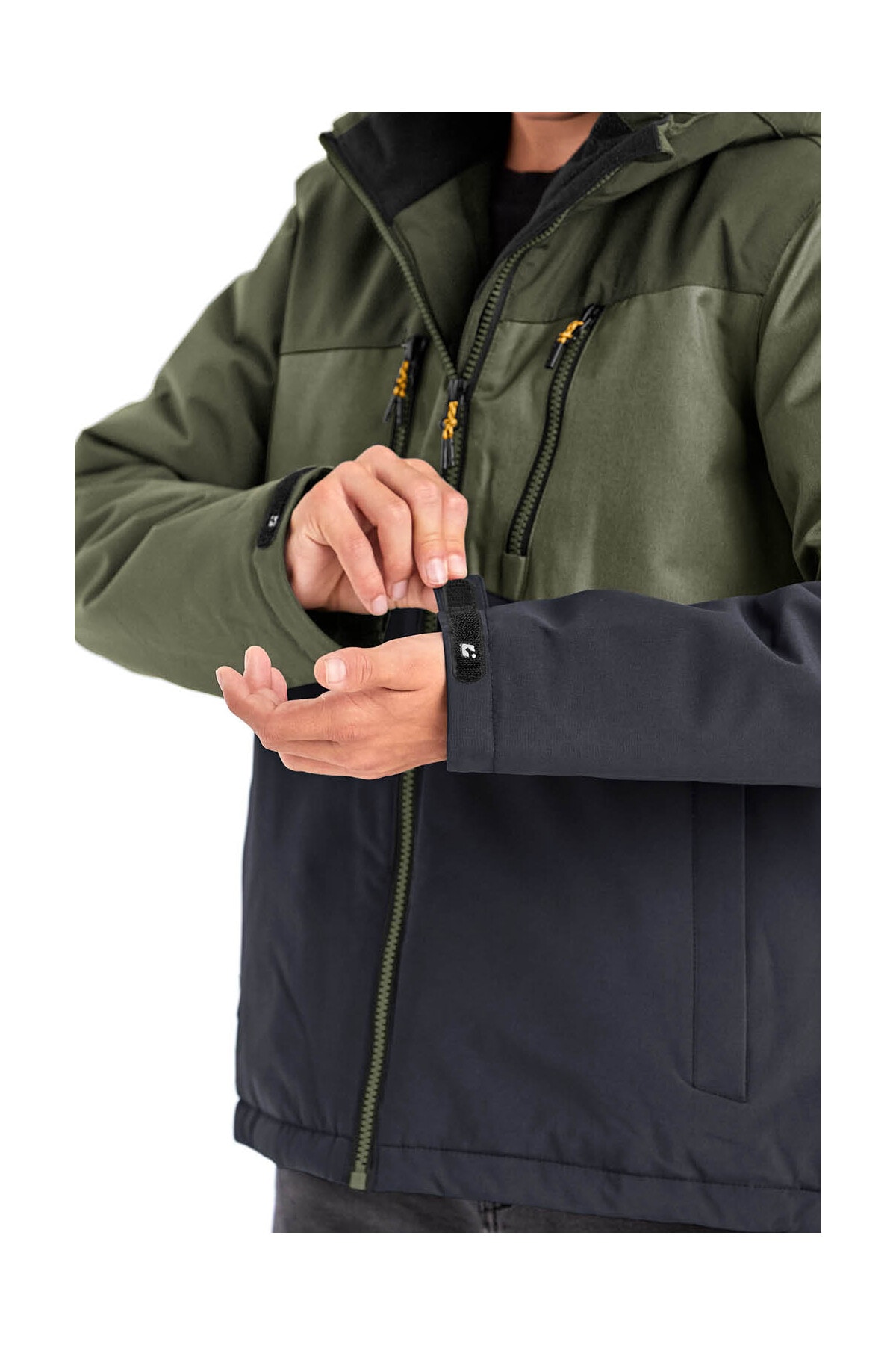 Killtec Outdoorjacke »KOW 204 BYS JCKT«, Wasserdichte, atmungsaktive Winterjacke mit verstellbarer Kapuze