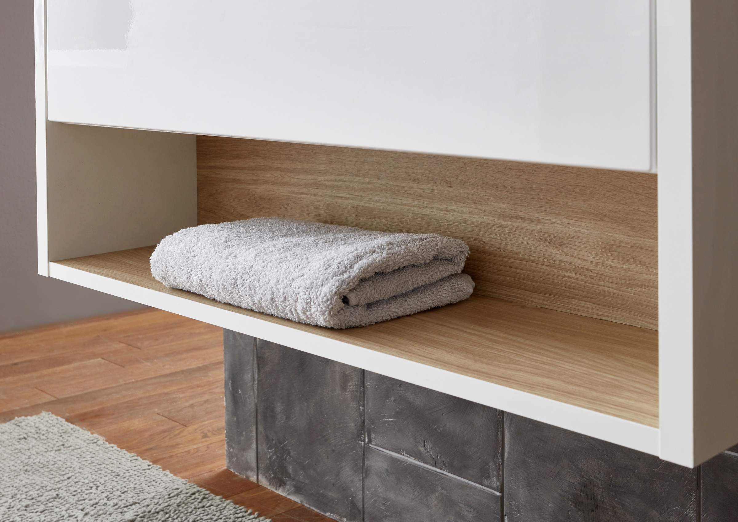 Places of Style Badmöbel-Set »Studio Line, Bad im modernen Design, 2-teiliges Badezimmer«, (2 St.), Unterschrank und Spiegel, in zwei Farben verfügbar, viel Stauraum