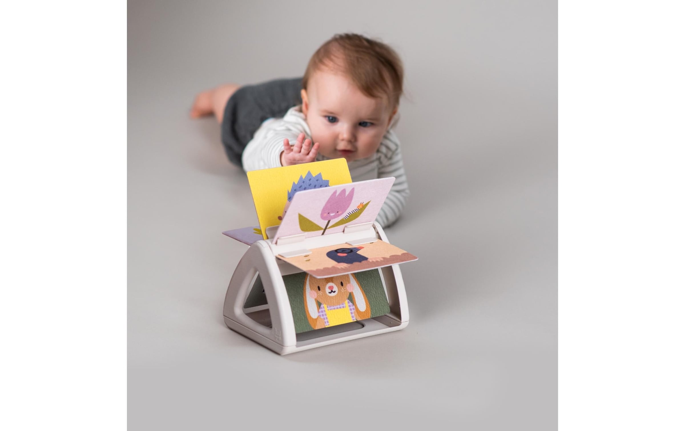 TAF TOYS Lernspielzeug »Babybuch 0M+«