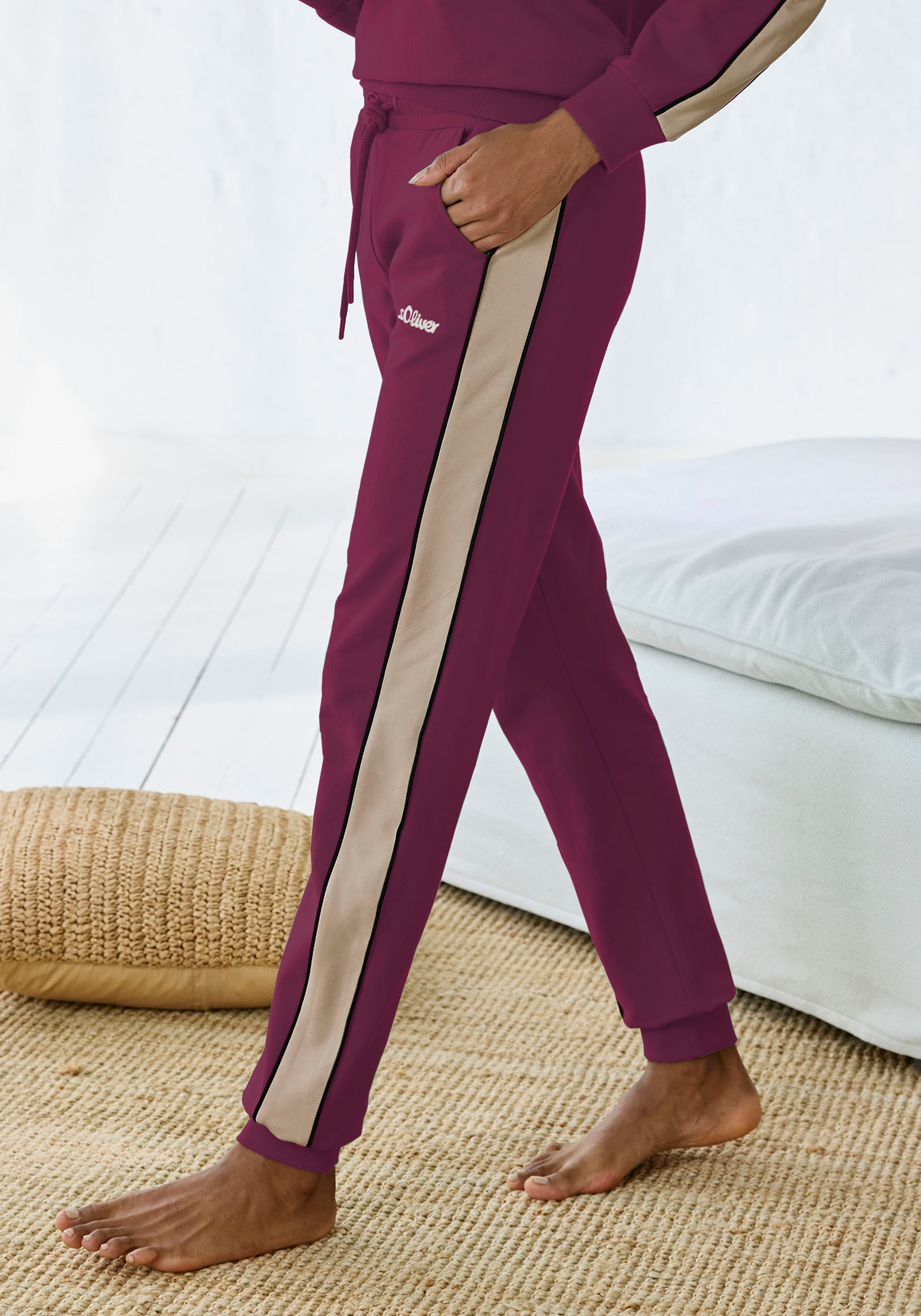 Sweathose »-Loungehose - Relaxhose«, (1 tlg.), mit Seitenstreifen und Pipings, Loungewear