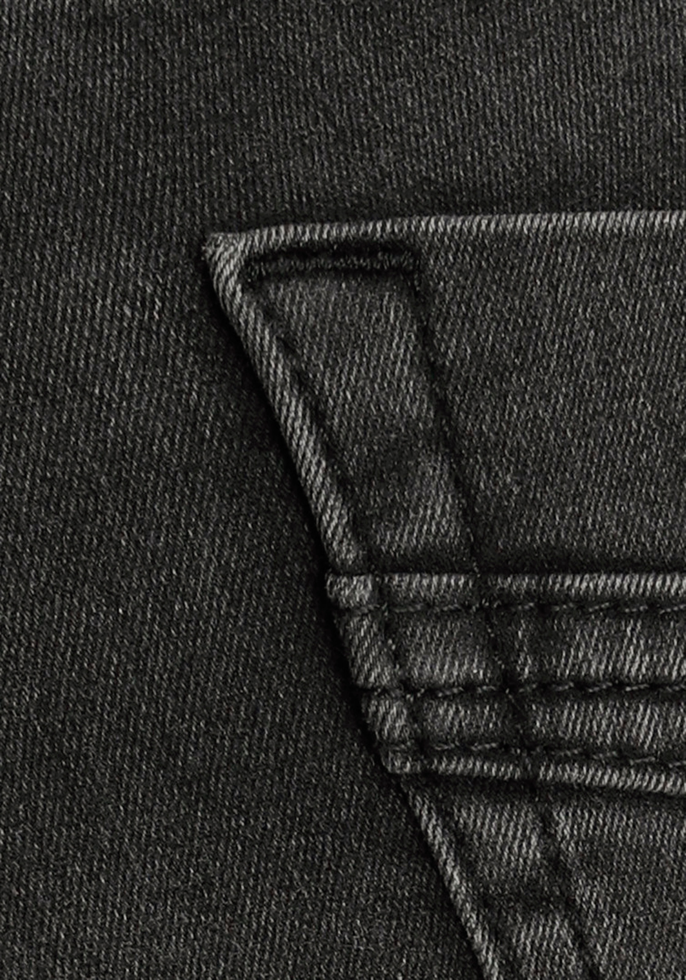 Herrlicher Slim-fit-Jeans »TOUCH«, mit verzierten Gesässtaschen