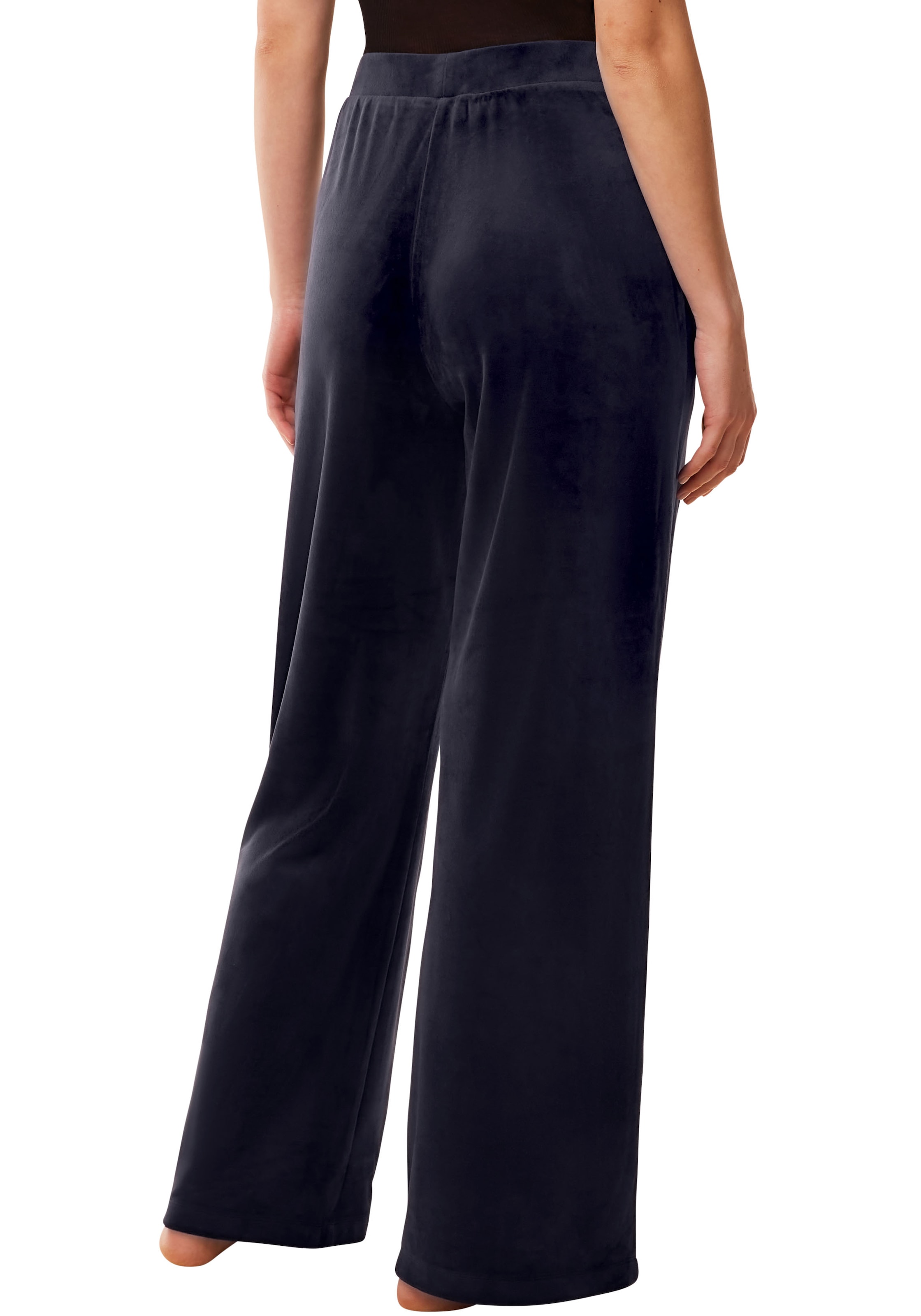 Triumph Homewearhose »Sensual Velour Wide Leg Trousers«, elegante lässige Passform