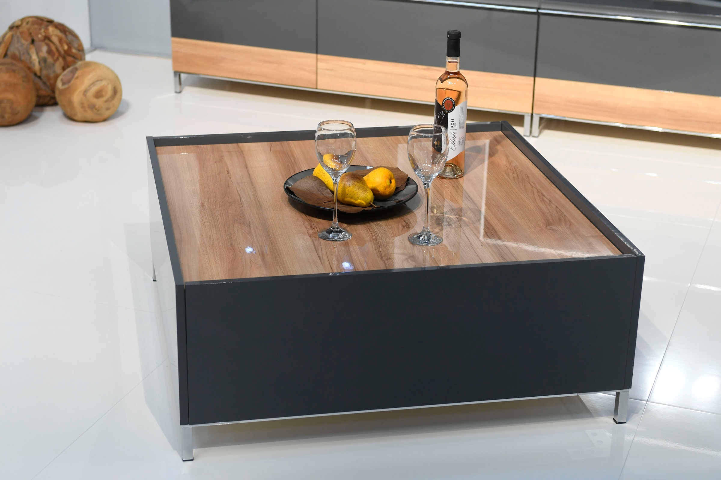 Places of Style Couchtisch »Onyx«, hochwertig UV lackiert, mit Stauraum