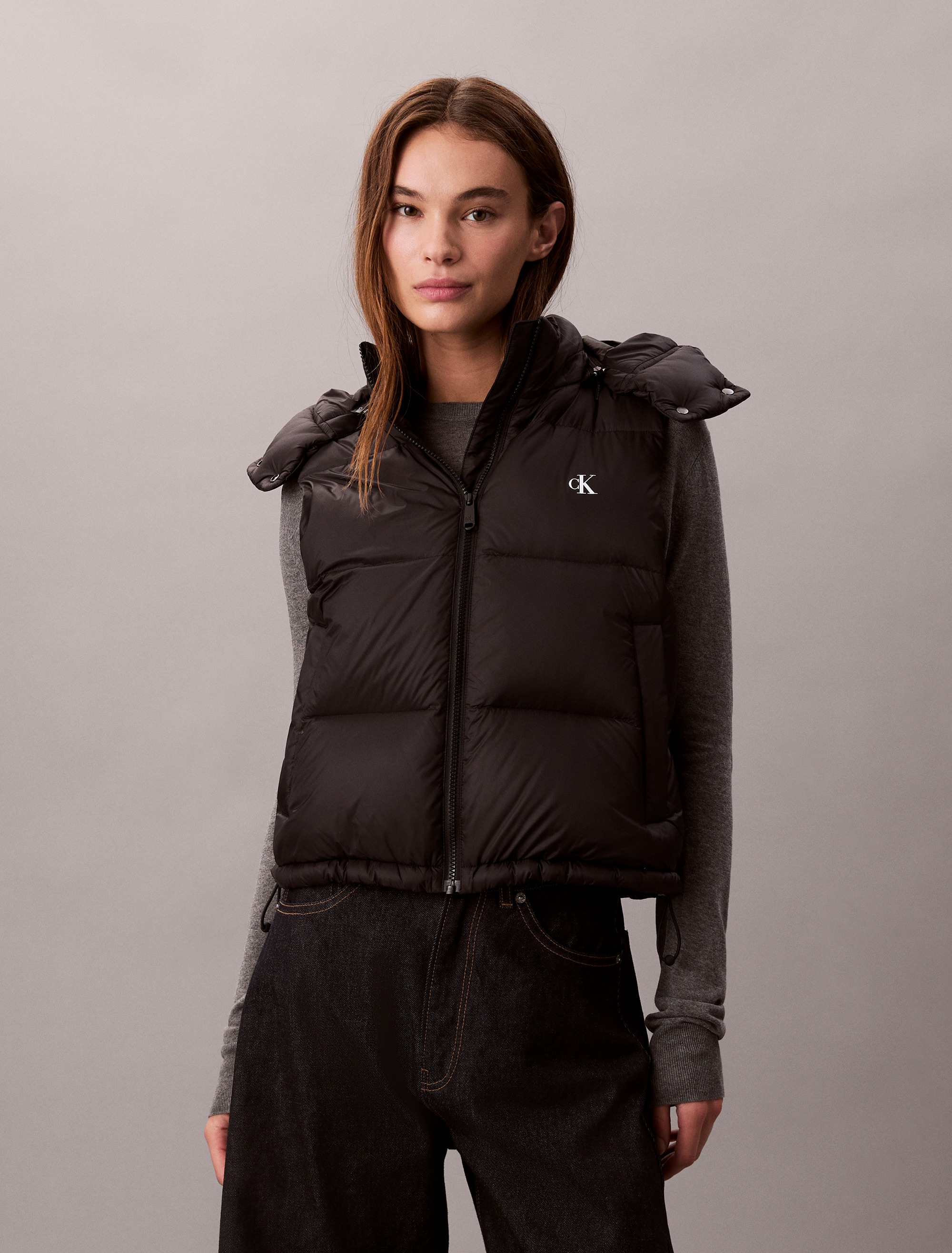 Calvin Klein Jeans Steppweste »ESSENTIAL MIDWEIGHT PUFFER VEST« mit abnehmbarer Kapuze, Stehkragen