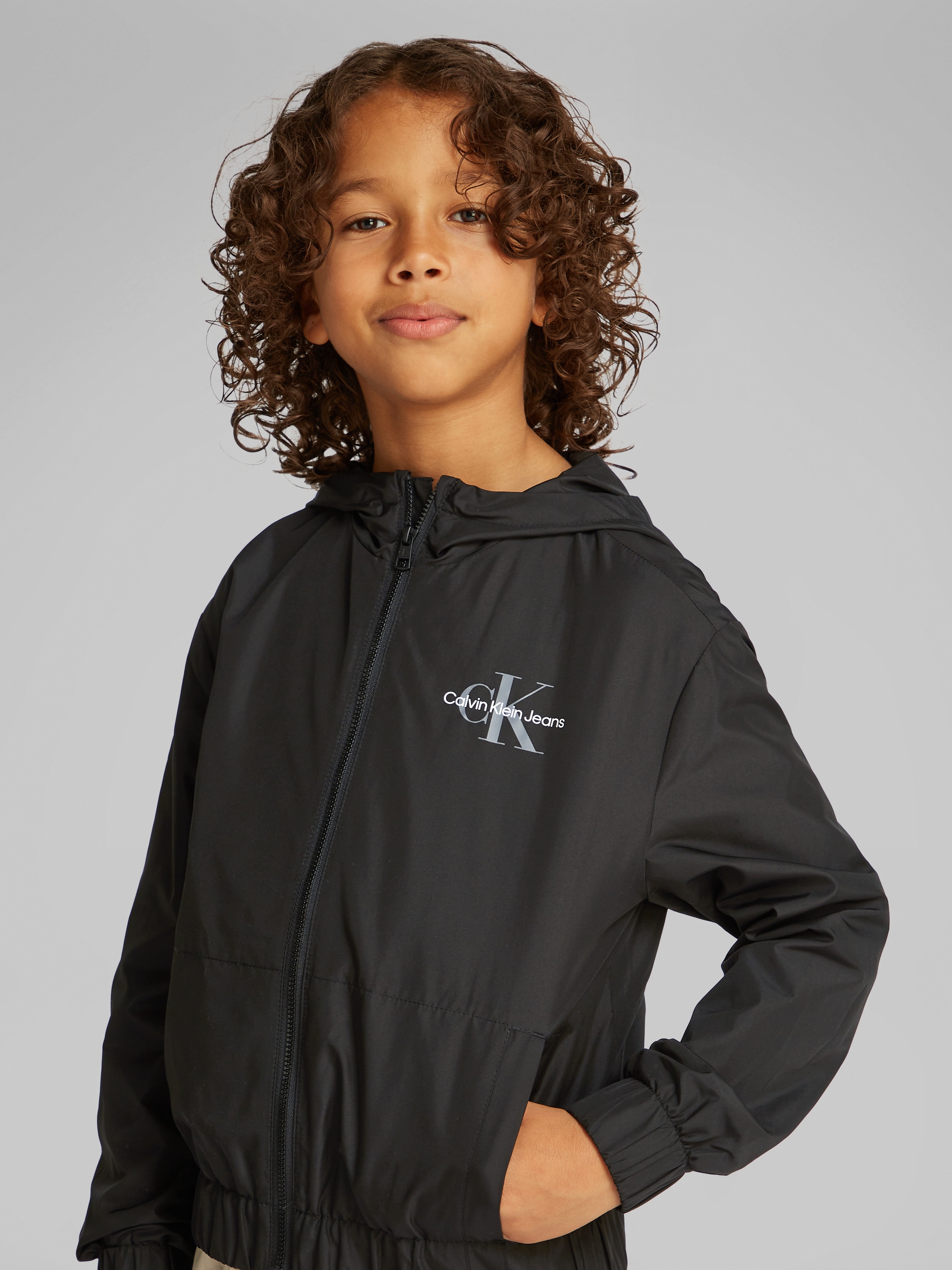 Calvin Klein Jeans Blouson »MONOLOGO ESSENTIAL JACKET«, mit Kapuze, Kinder bis 16 Jahre