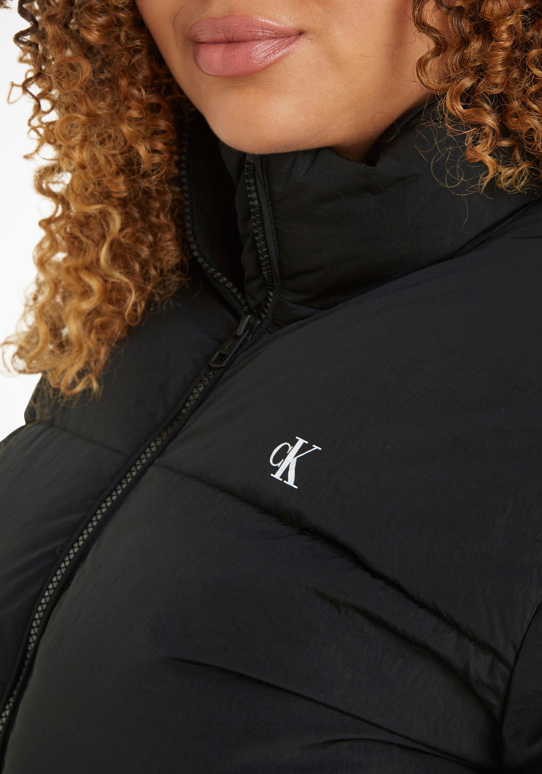 Calvin Klein Jeans Plus Steppjacke »PLUS LOGO HEM SHORT PUFFER«, mit elastischem Calvin Klein Jeans Bund