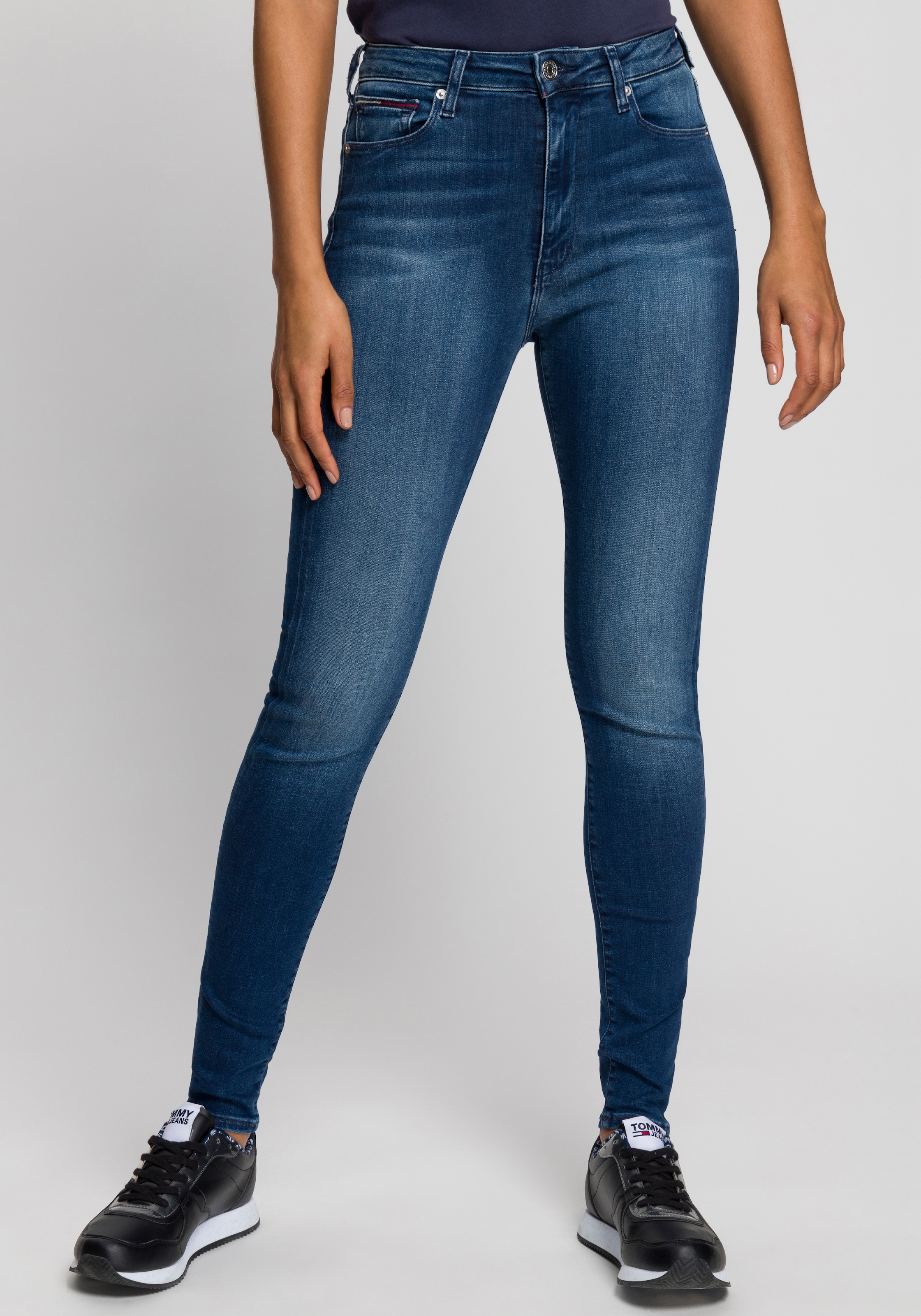 Tommy Jeans Skinny-fit-Jeans »SYLVIA HR SUPER SKNY« Hochwertige Materialien für einen bequemen und perfekten Sitz.