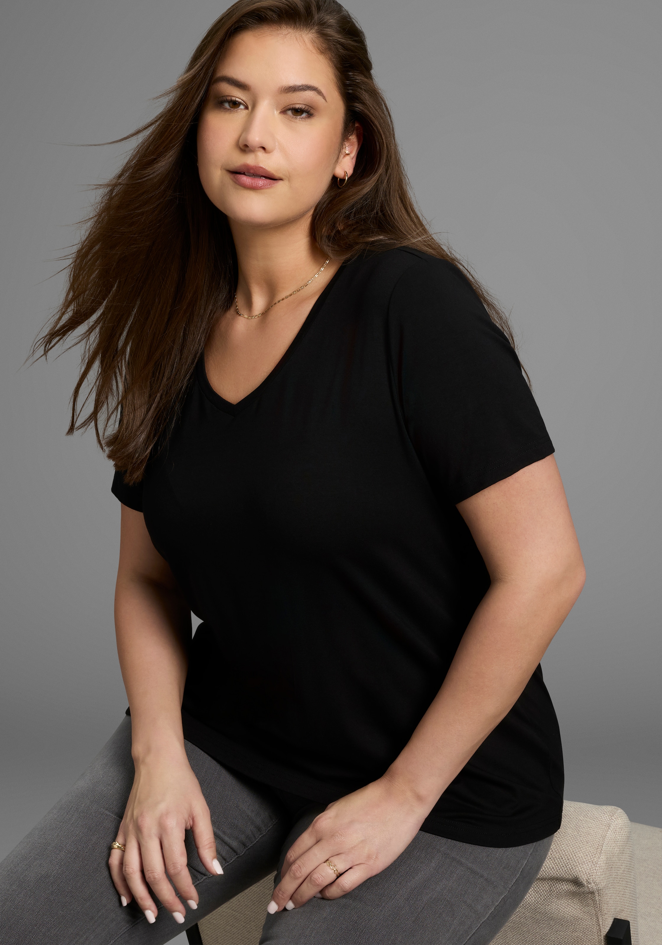 Laura Scott CURVE T-Shirt mit V-Ausschnitt aus fliessender Viskose - GROSSE GRÖSSE