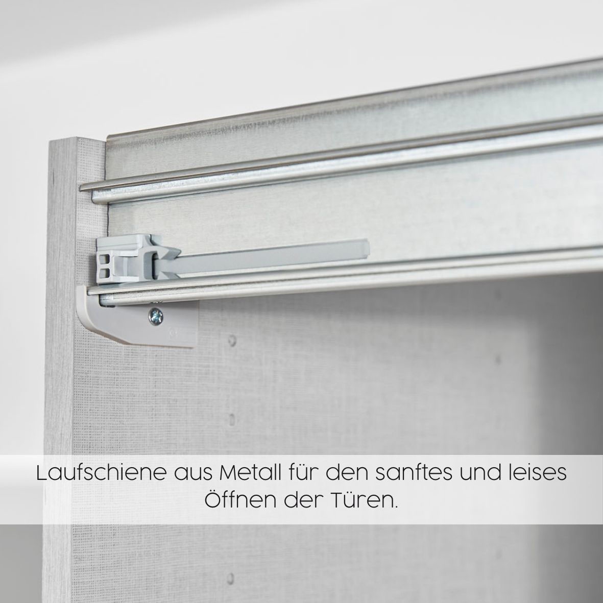 rauch Schwebetürenschrank »Kleiderschrank Schrank Garderobe KULMBACH«, in 2 Höhen erhältlich, mit Metallgriffleisten MADE IN GERMANY