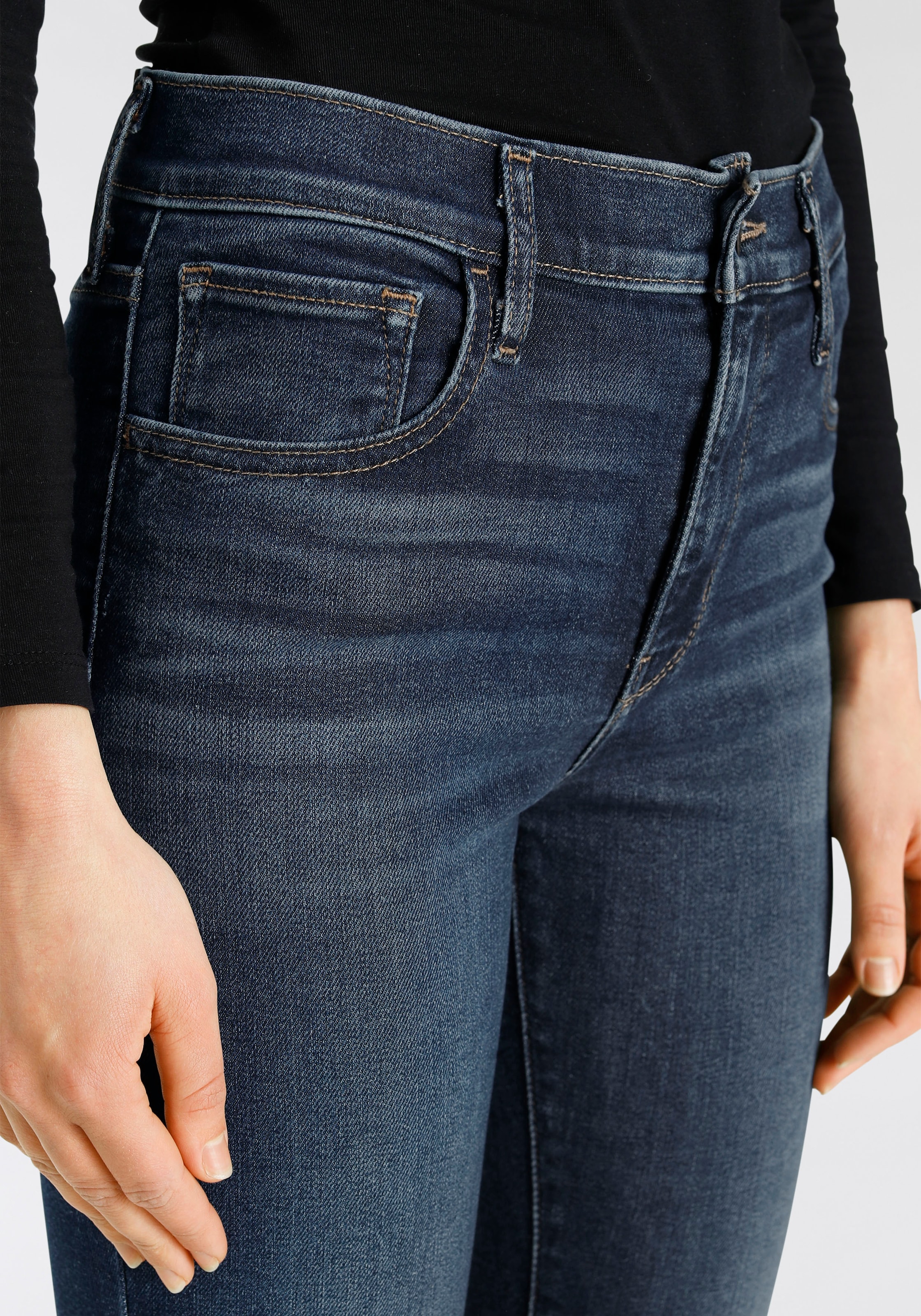 Levi\'s® Skinny-fit-Jeans »720 High Rise« Jelmoli-Versand online Schweiz kaufen bei