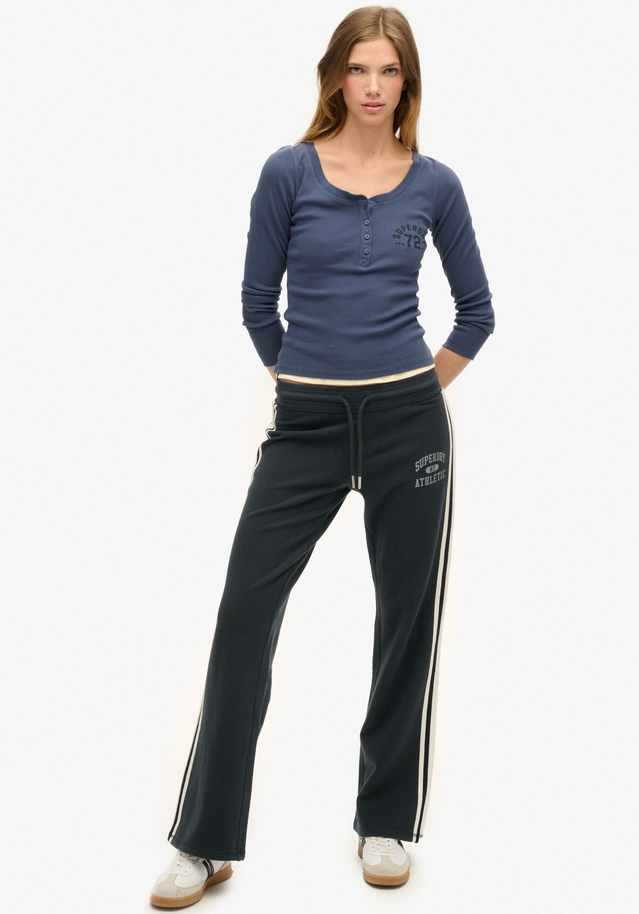 Superdry Sweathose »ATHLETIC STRIPE FLARE JOGGER«, Jogginghose mit Streifen und Schlag