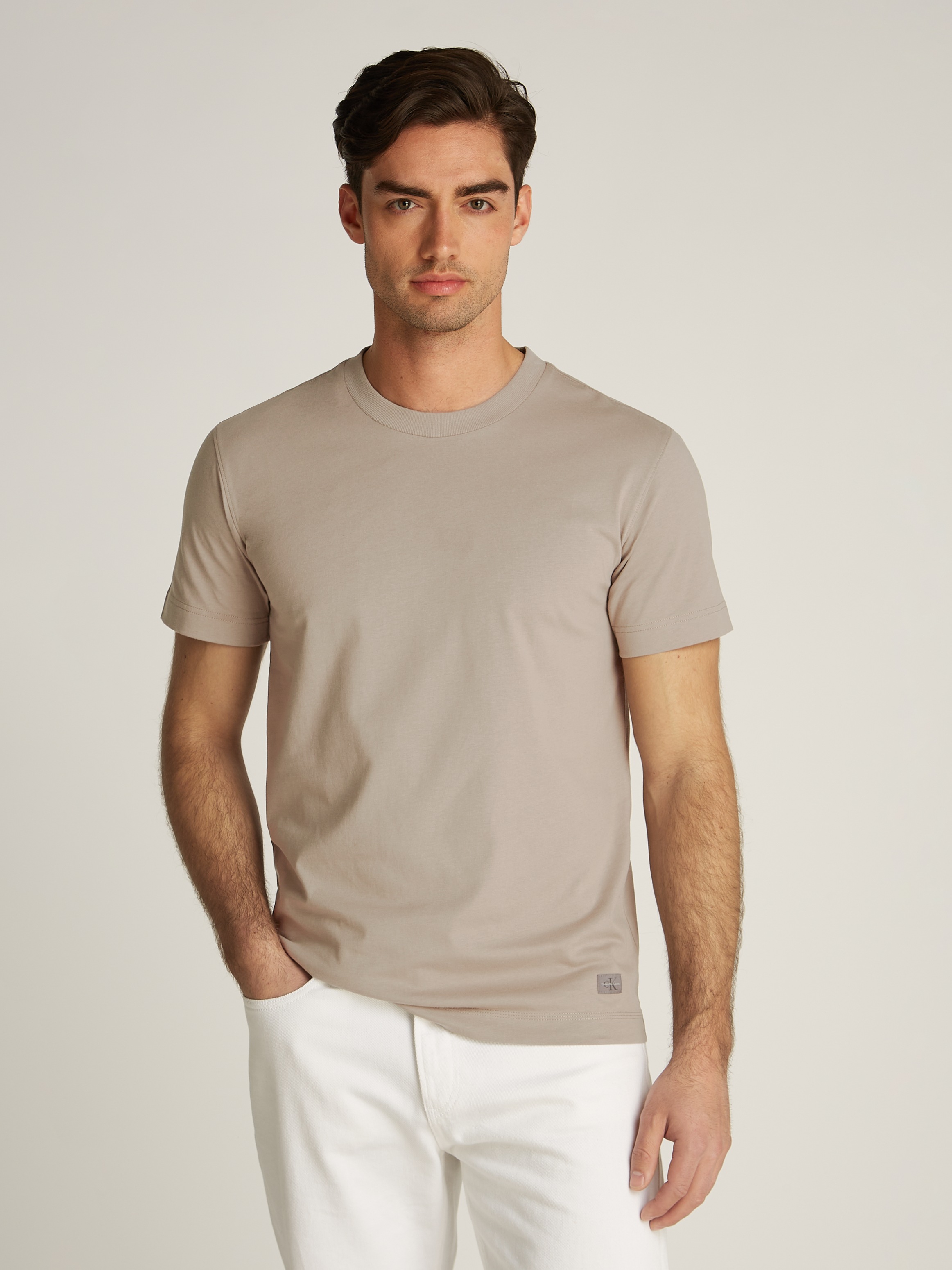 Calvin Klein Jeans Rundhalsshirt »WOVEN LABEL REGULAR TEE« Logostickerei