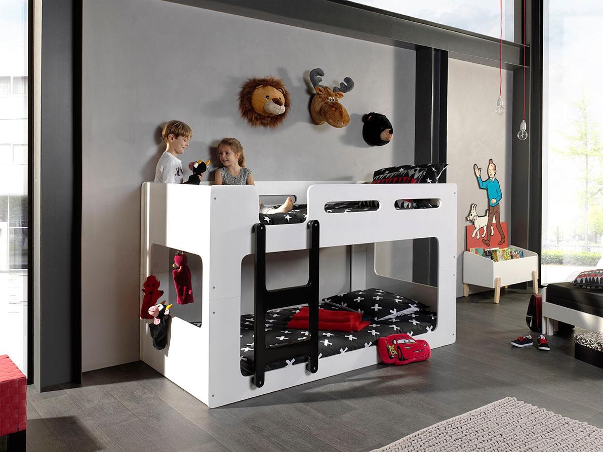 Vipack Hochbett »Luca, Liegefläche oben 90/200, moderne zeitlose Optik«, (B/H/T ca. 209x121x101cm, MDF weiss lackiert, Leiter schwarz), inkl. Bodenplatten für die Matratzen mit Abstand für Belüftung