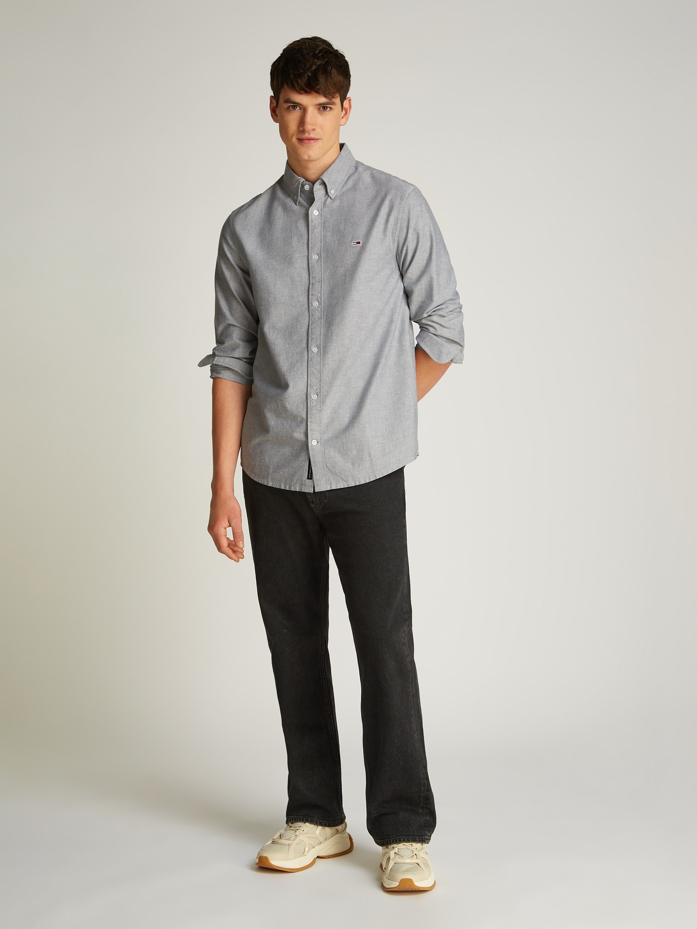 Tommy Jeans Plus Langarmhemd »TJM REG OXFORD SHIRT EXT«, in Grossen Grössen, Logostickerei, Button-down-Kragen