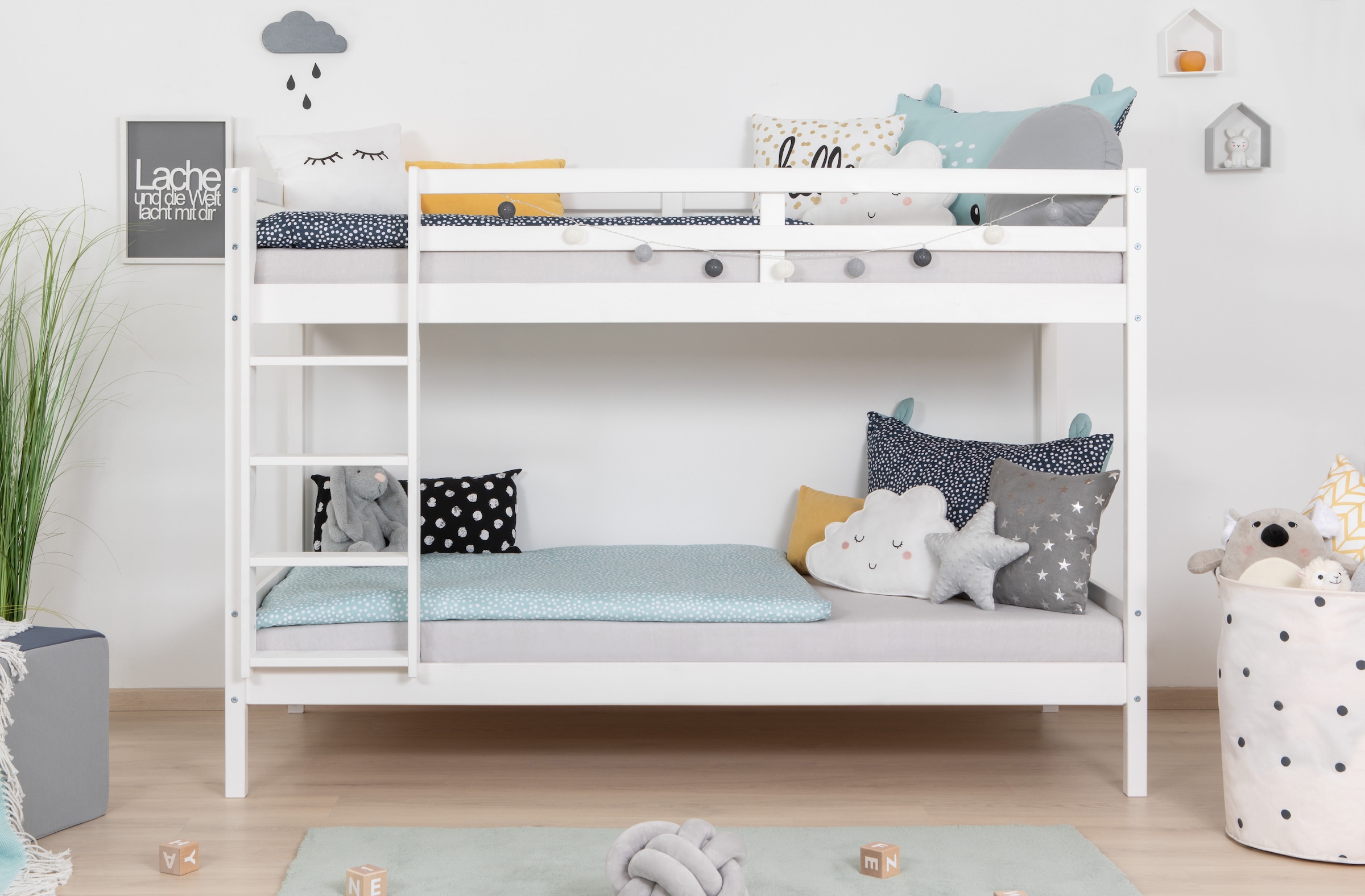 Ticaa Kinder-Etagenbett »René, FSC® zertifiziertes Massivholz, mit Trittleiter + Rundum-Absturzschutz, in natur und weiss lieferbar