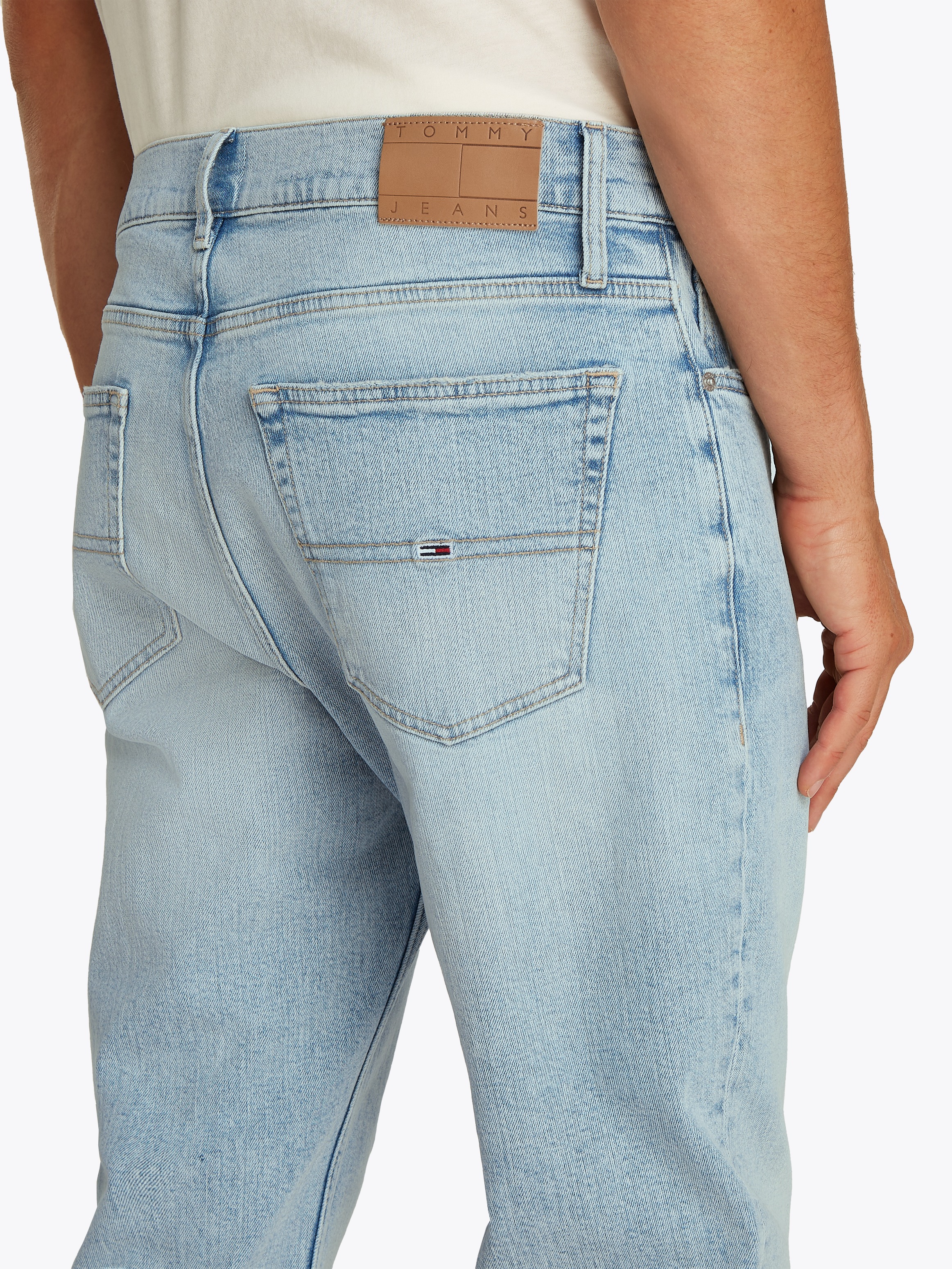 Tommy Jeans Slim-fit-Jeans »Ryan Regular Slim Straight«, Slim‑Straight‑Jeans aus hochwertigem Denim regulärer Leibhöhe