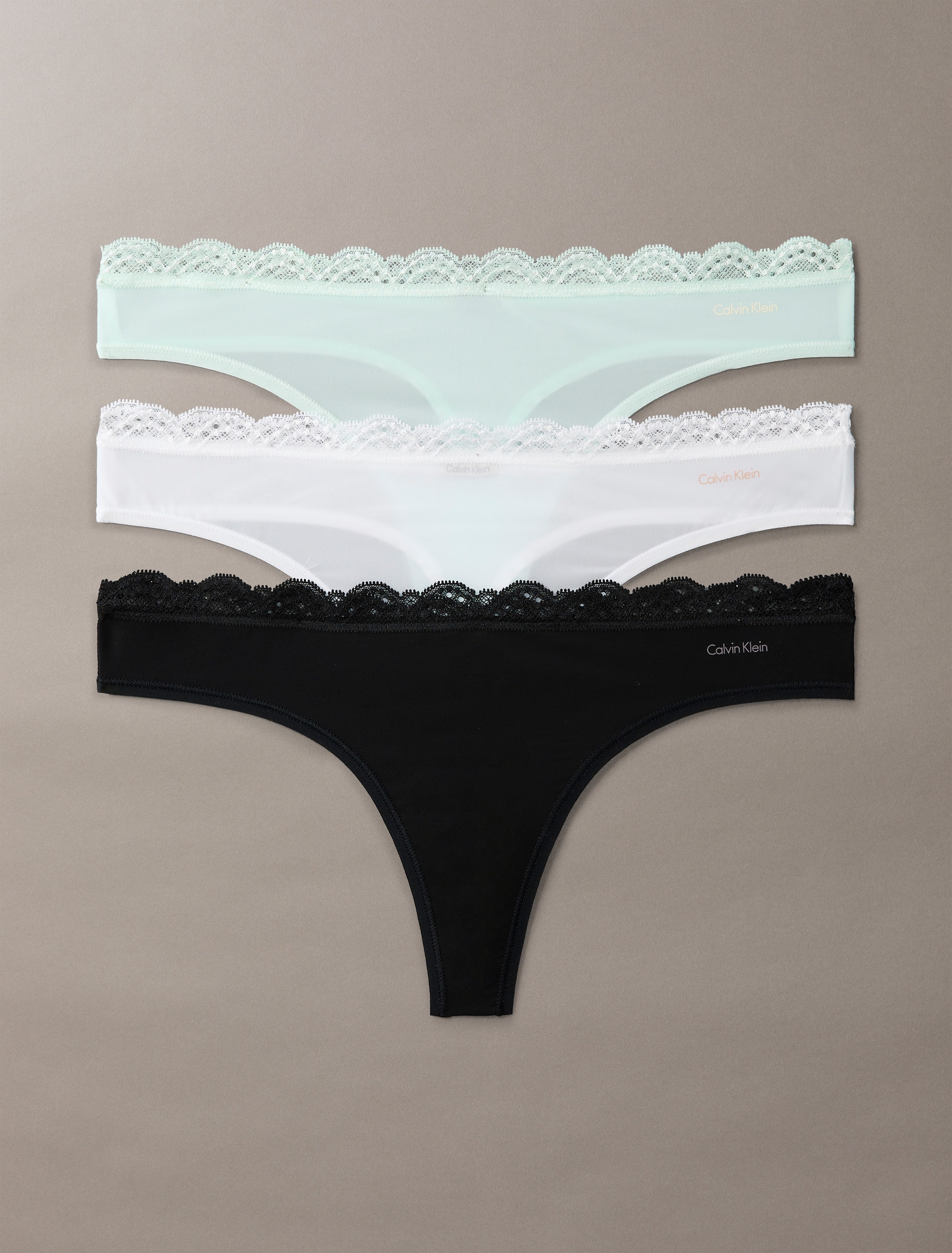 Calvin Klein Underwear String »THONG 3PK« Packung, 3er-Pack, 3 Stk. mit Spitze am Bund