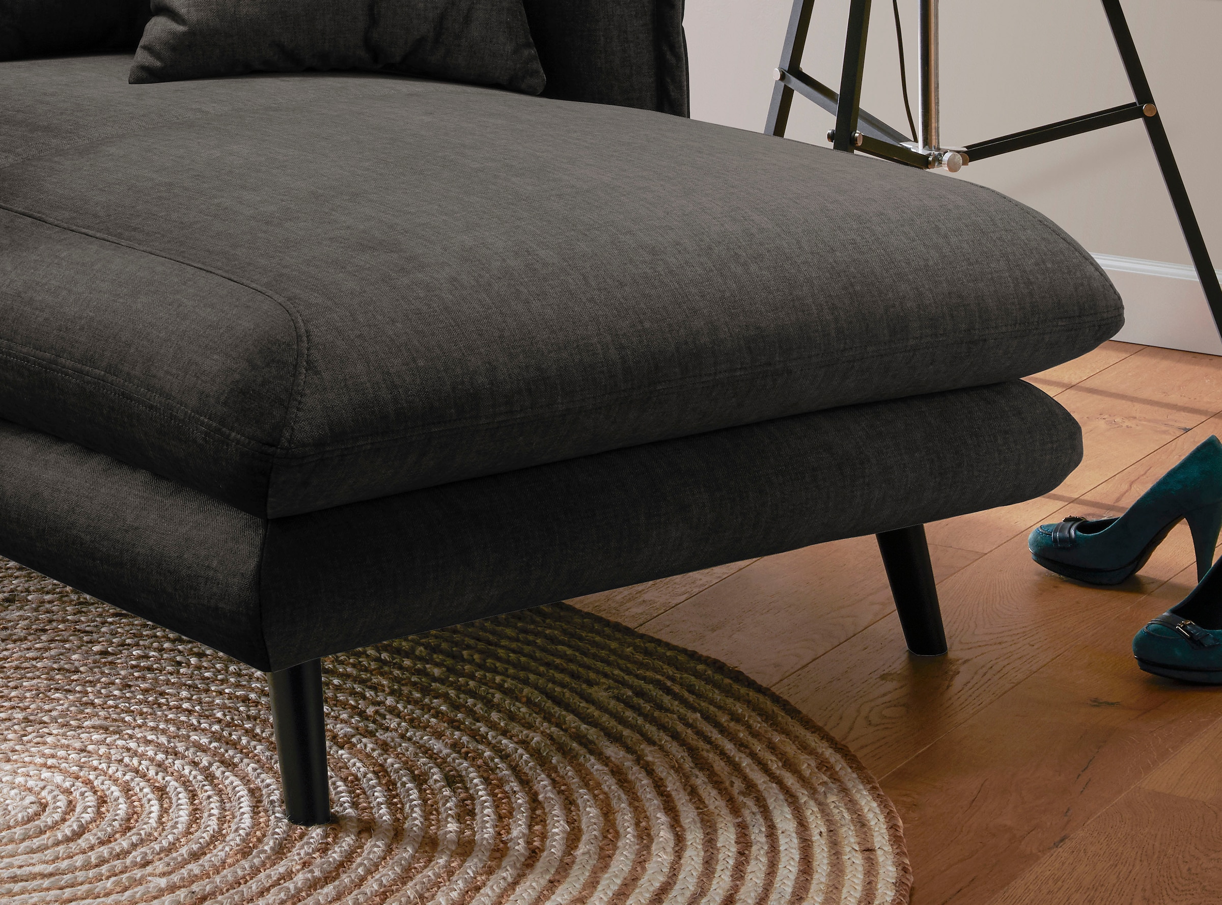 INOSIGN Loveseat »Lazio«, moderner Sessel mit einer bequemen Polsterung, 2 Stk. Zierkissen