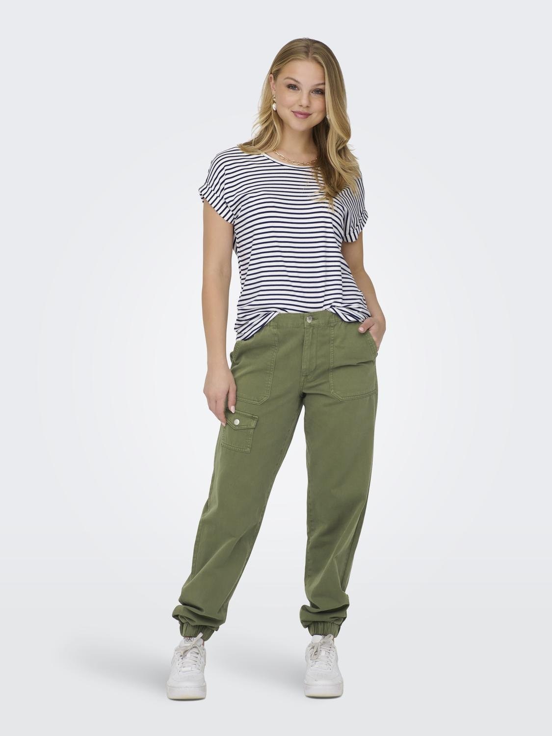 ONLY T-Shirt »ONLMOSTER – Kurzarmshirt mit Aufschlag für lässige Looks«, gestreift, lässig geschnitten, Jersey, Rundhals, Viskosemischung