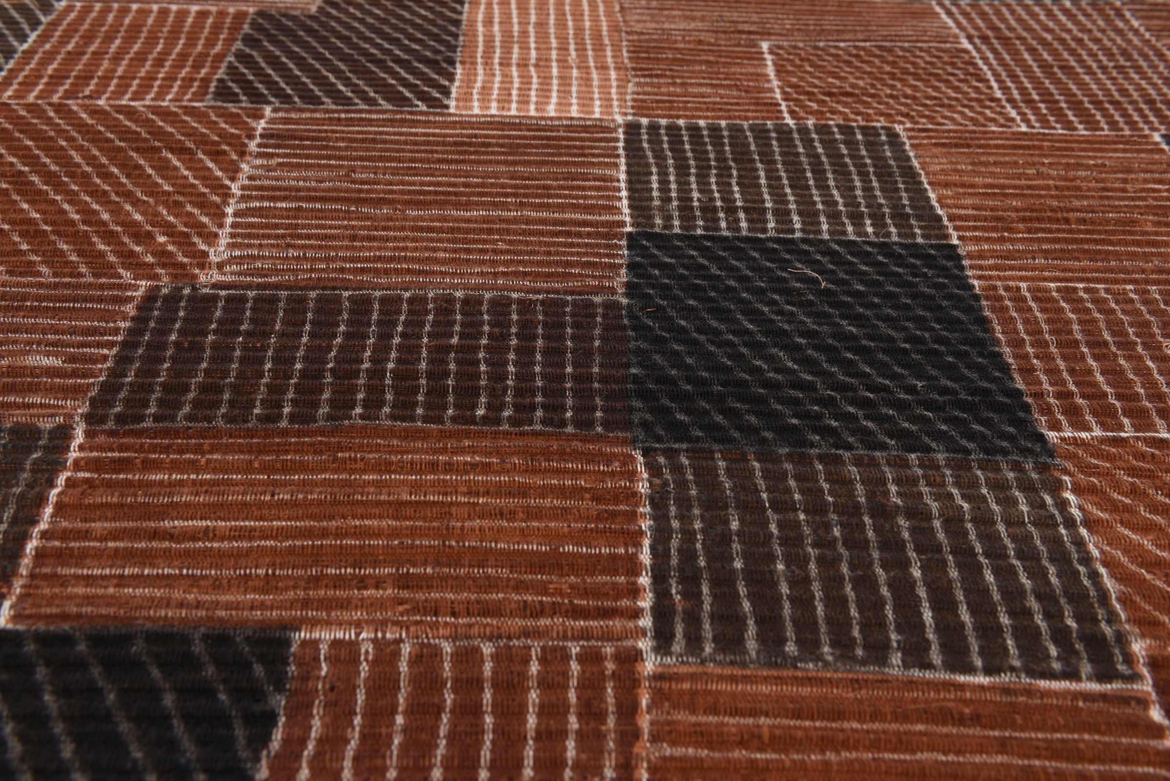 DIE HAUSKUNST Teppich »Niyoncondon«, rechteckig, 4 mm Höhe, Flachgewebe, handgewebt, mit Fransen