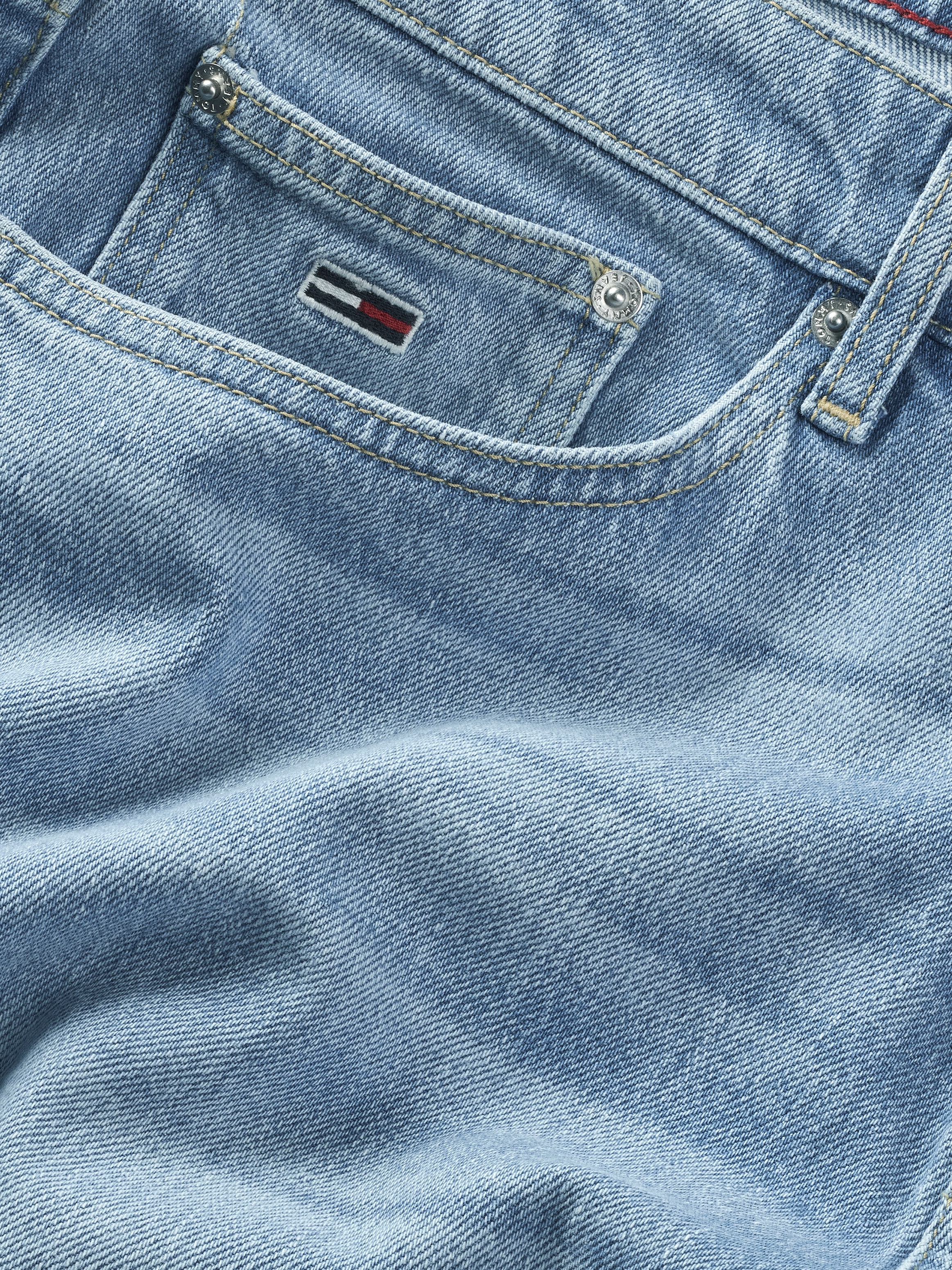 Tommy Jeans Tapered-fit-Jeans »Austim Slim Tapered«, mit Logostickereien