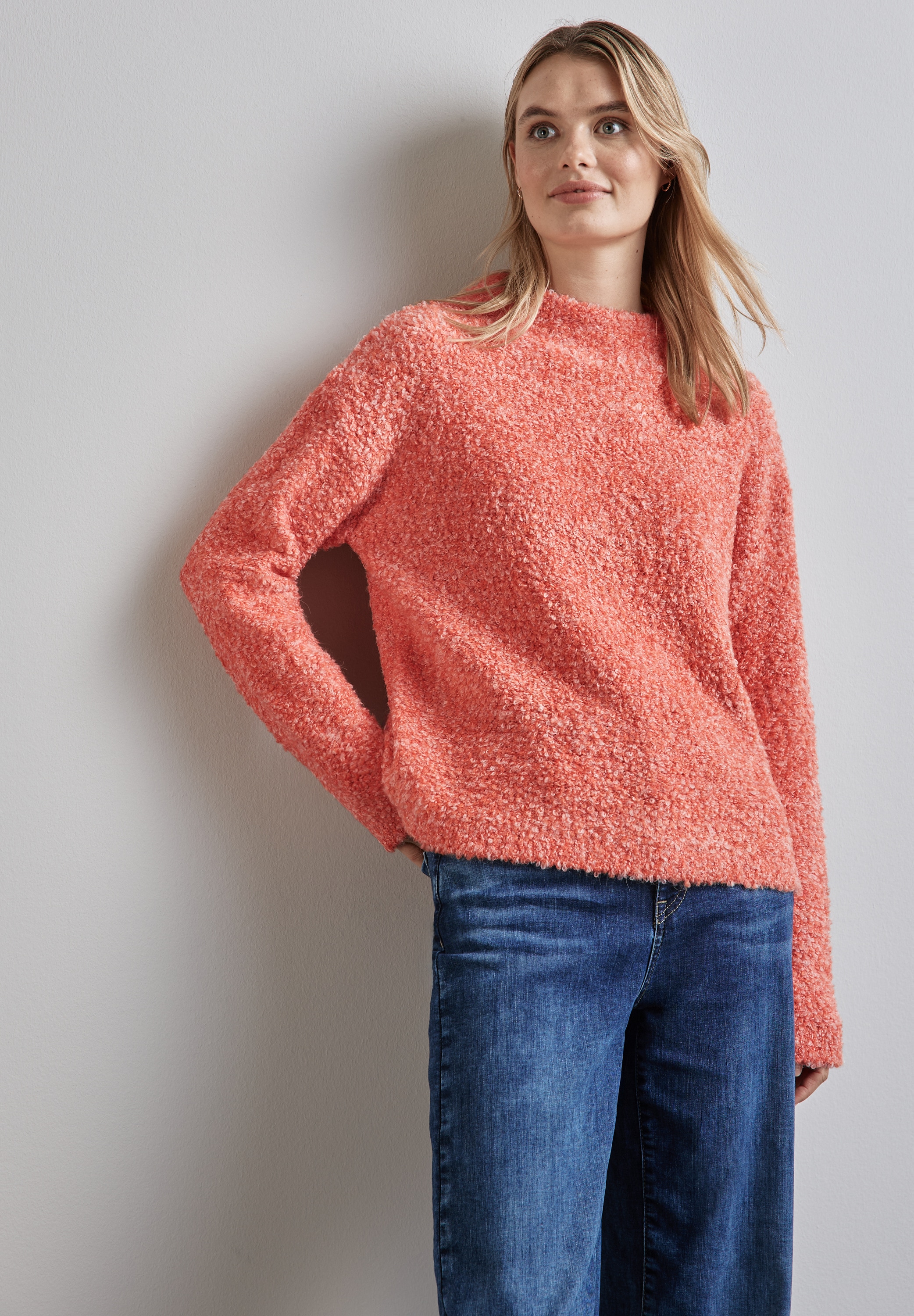 Rundhalspullover, mit Bouclé-Pullover