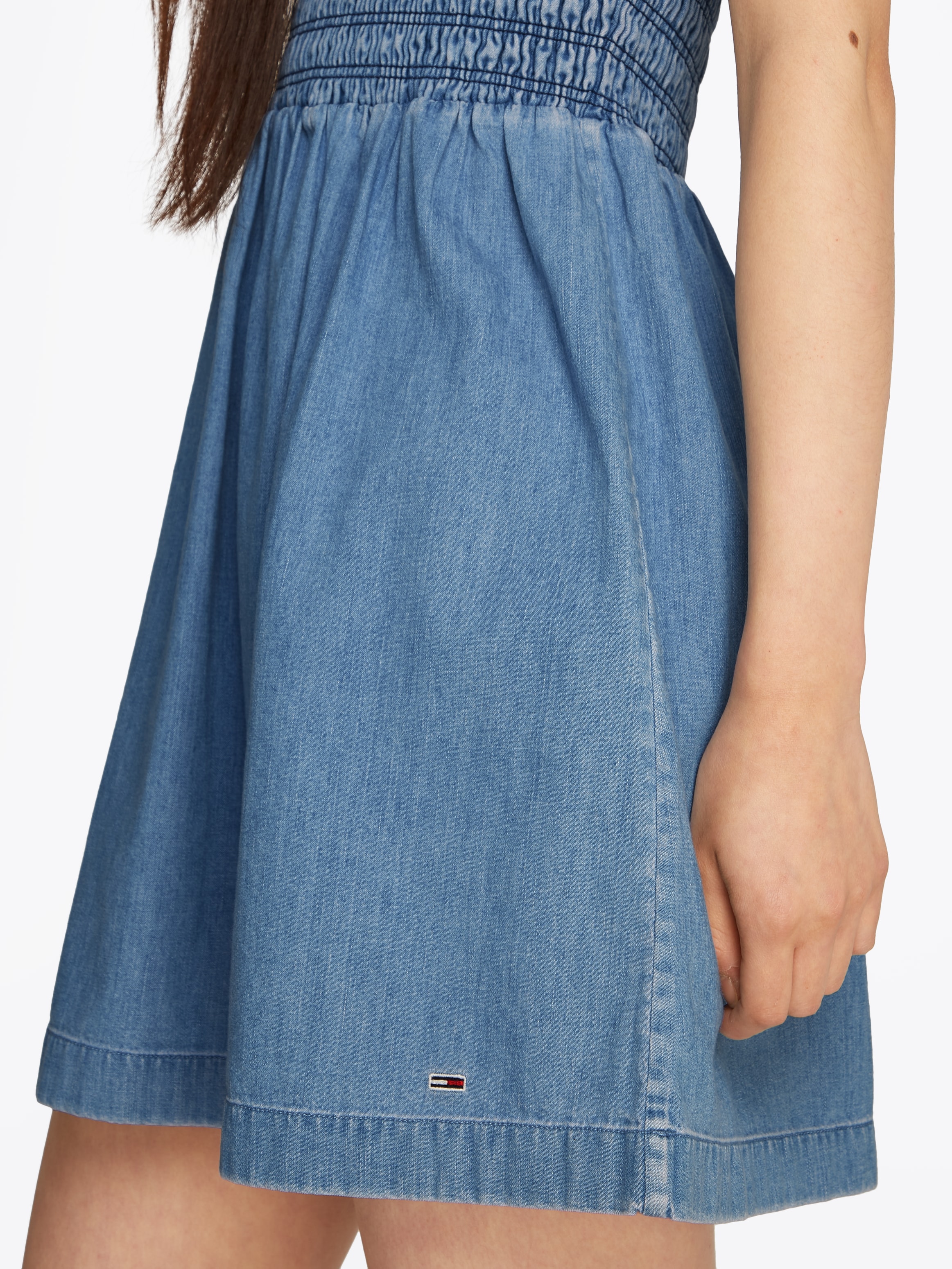 Tommy Jeans Midikleid »TJW CHAMBRAY FIT & FLARE DRESS«, mit Bindeband, in blauer Waschung