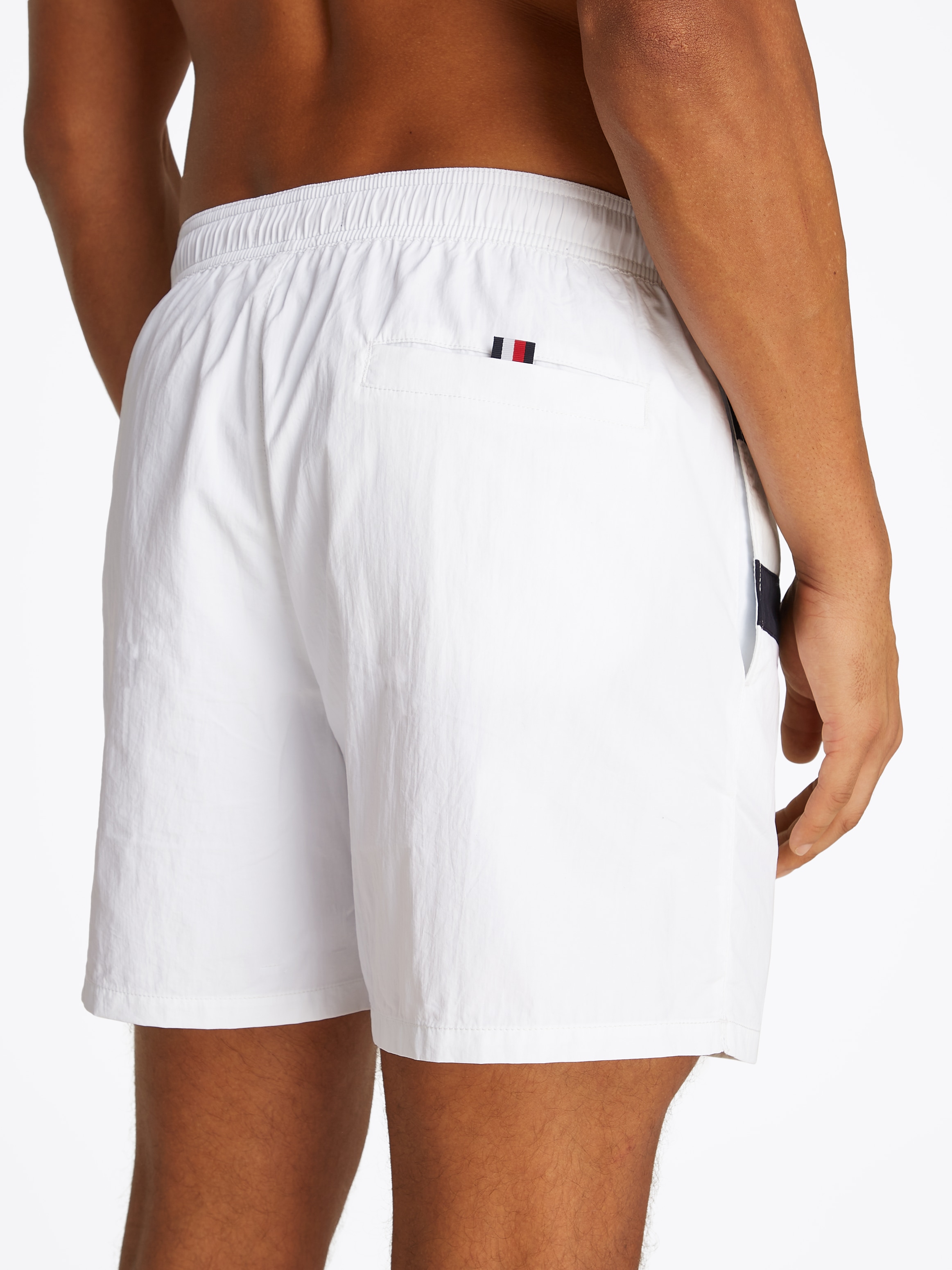 Tommy Hilfiger Swimwear Badeshorts »MEDIUM DRAWSTRING«, mit grossem Logo
