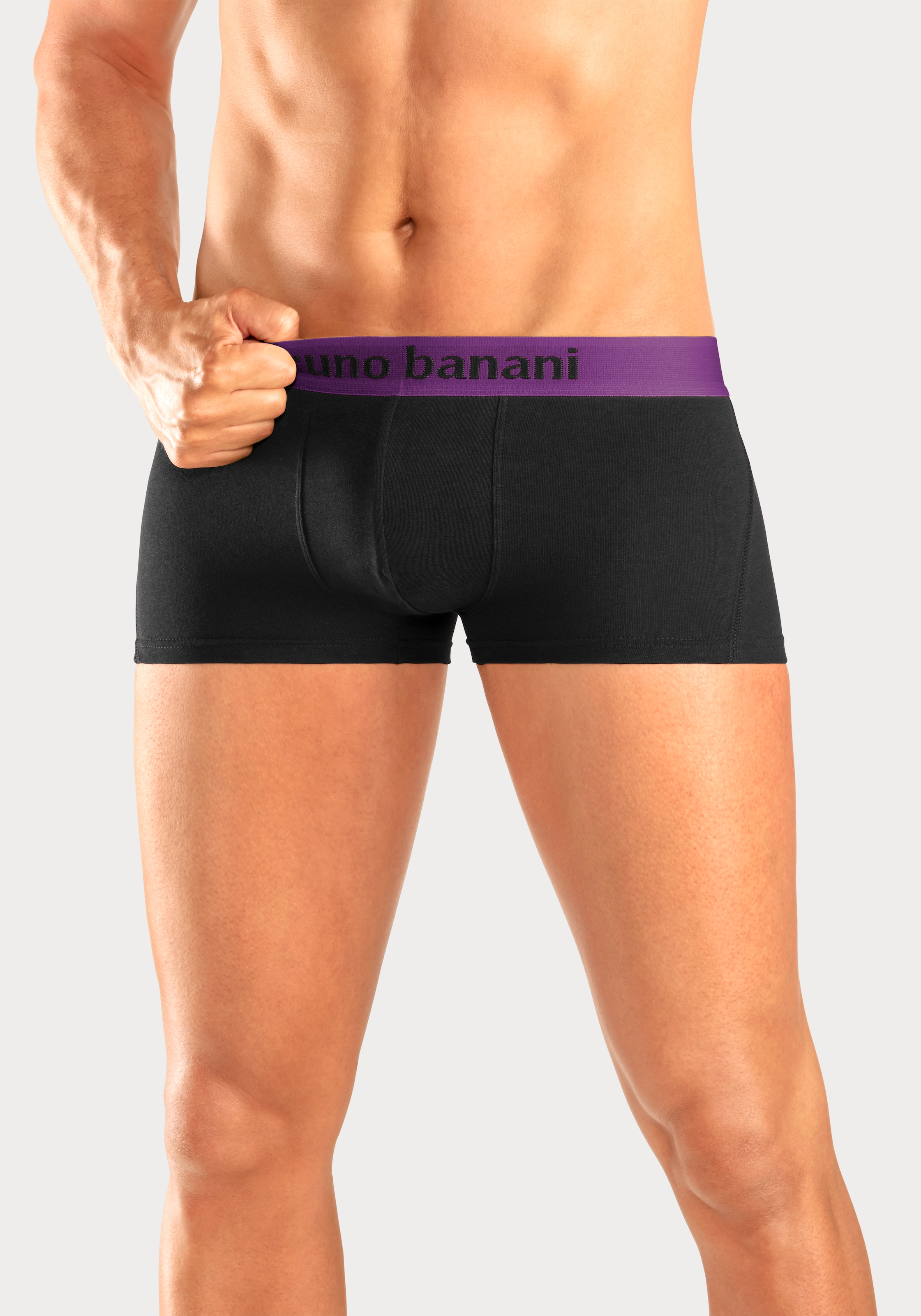 Bruno Banani Hipster, (Packung, 4 St.), knapp sitzende Boxershorts mit Logo Webbund aus Baumwollmischung