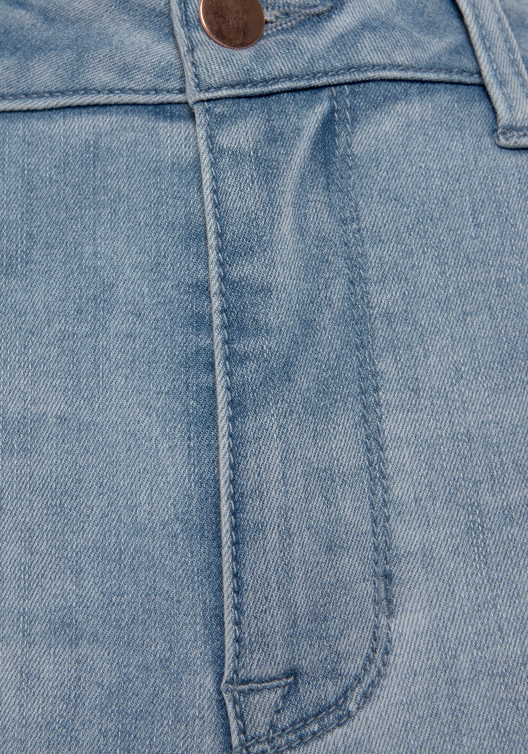 LASCANA High-waist-Jeans, mit seitlicher Stickerei, elastische Skinny-Jeans