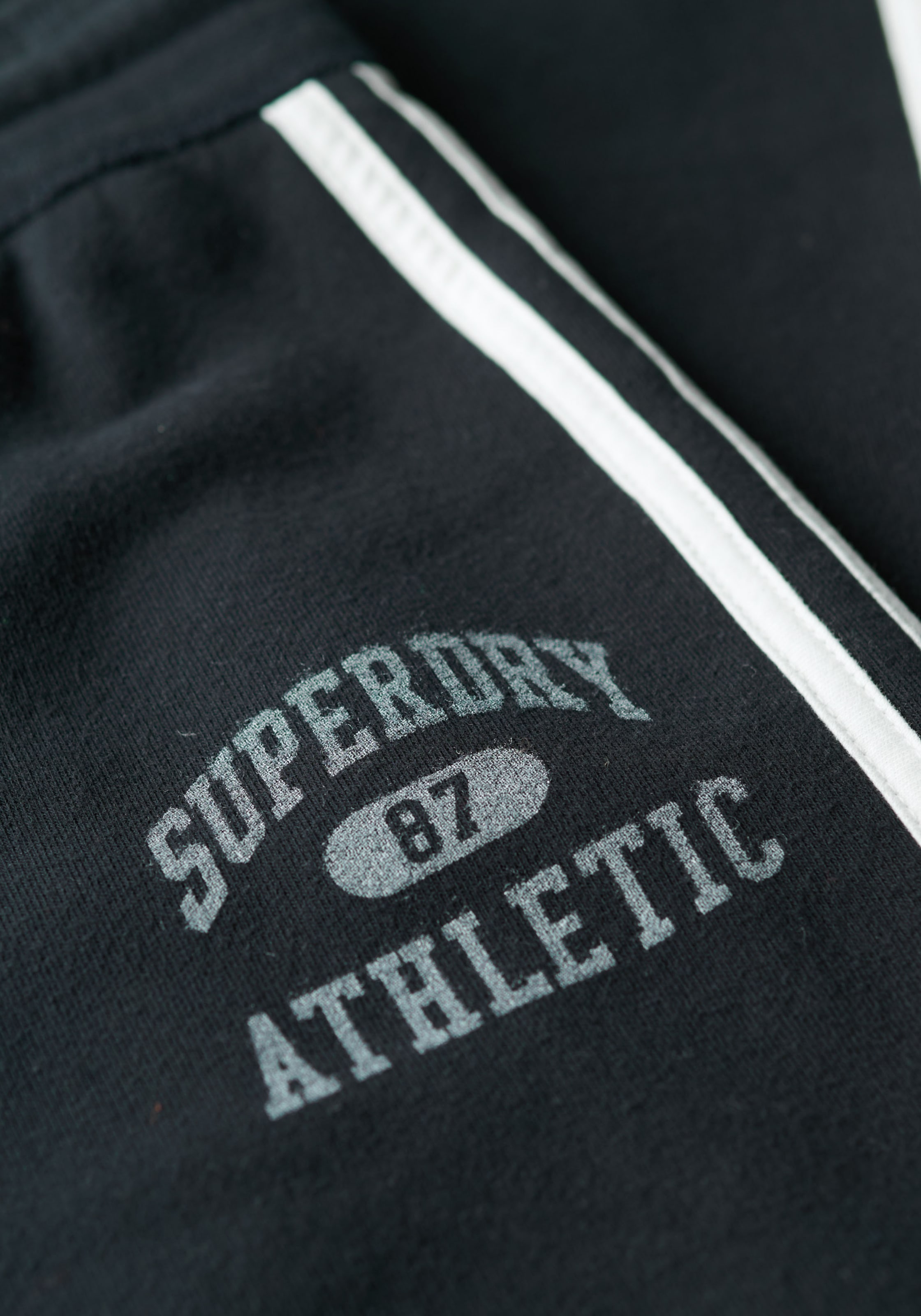 Superdry Sweathose »ATHLETIC STRIPE FLARE JOGGER«, Jogginghose mit Streifen und Schlag