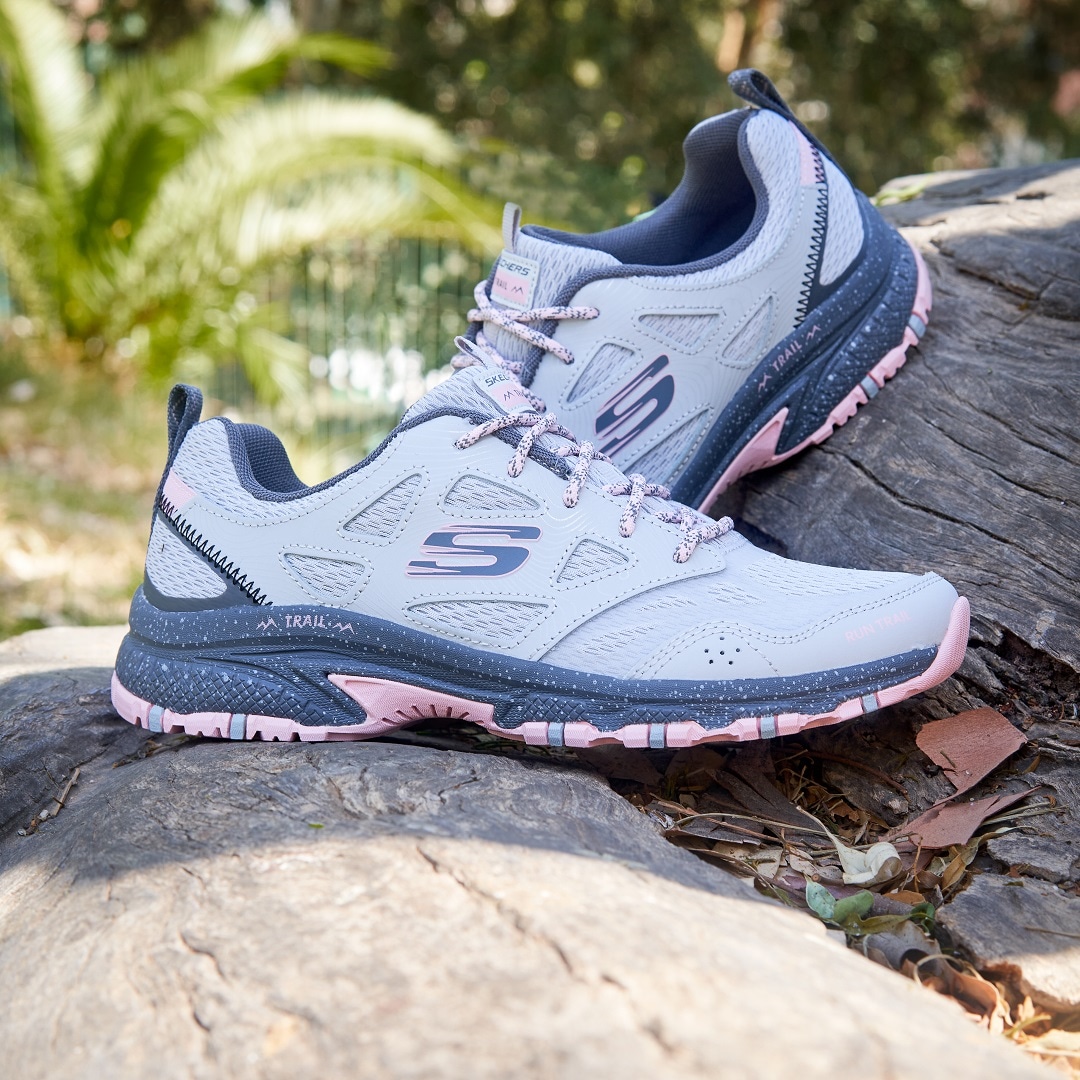 Skechers Sneaker »HILLCREST PURE ESCAPADE«, im Materialmix, Freizeitschuh, Halbschuh, Schnürschuh